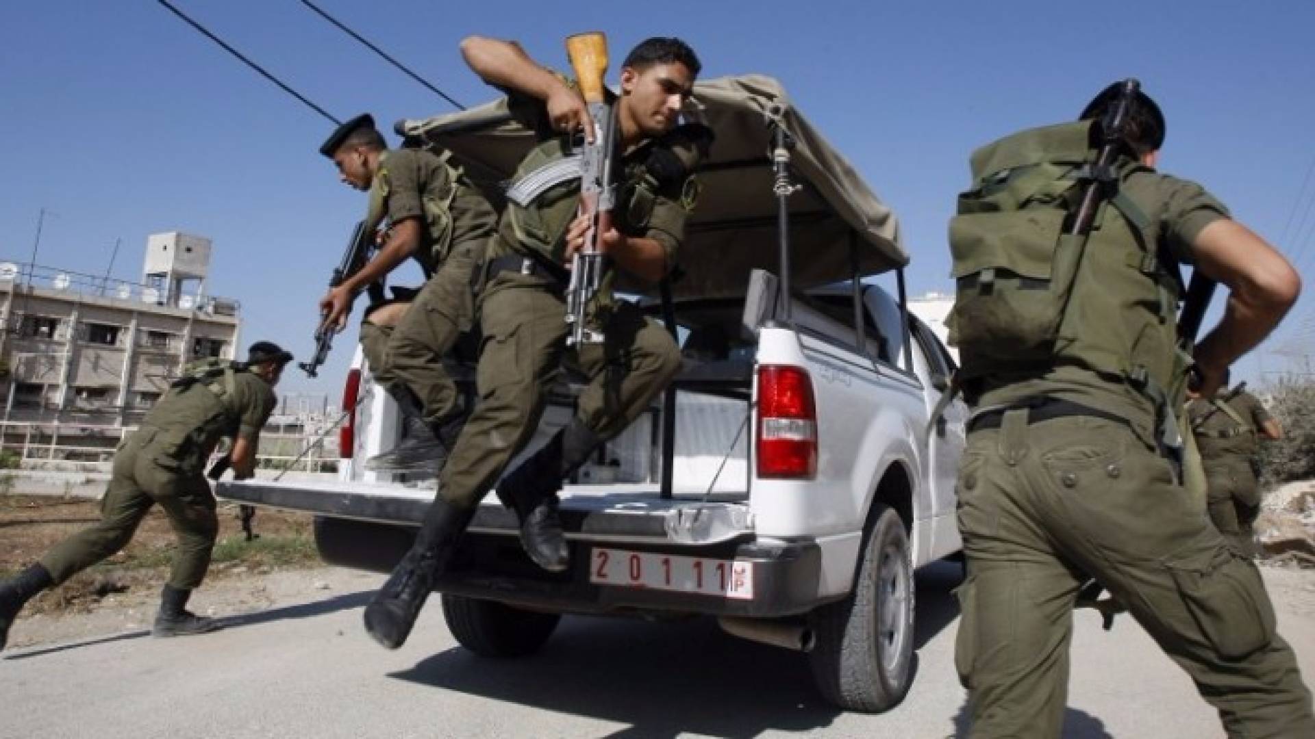 عناصر من الامن الفلسطيني 