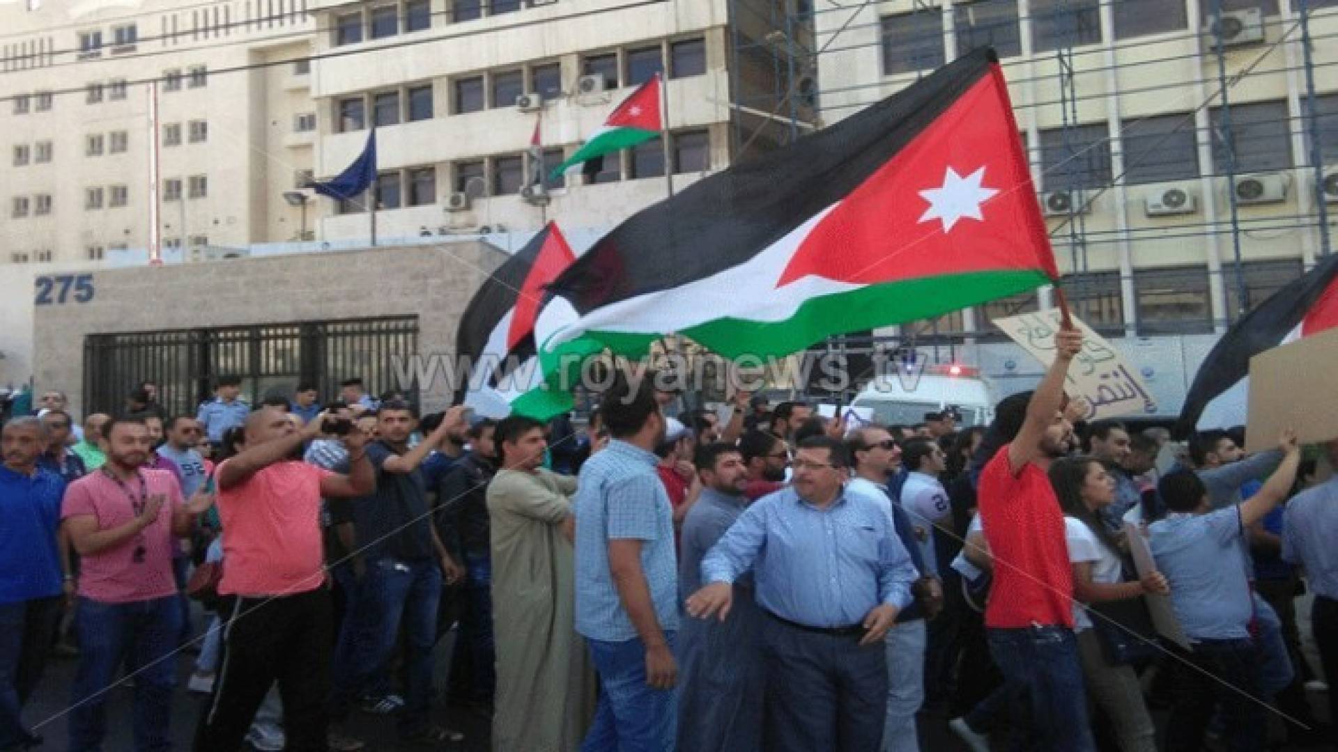 من الوقفة الاحتجاجية لاسقاط اتفاقية الغاز مع الكيان الصهيوني