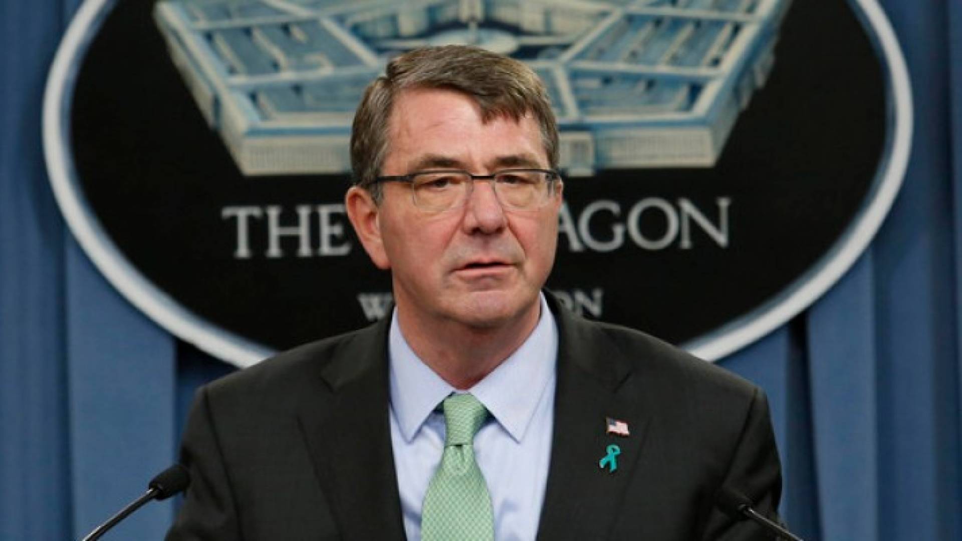 آشتون كارتر وزير الدفاع الأميركي