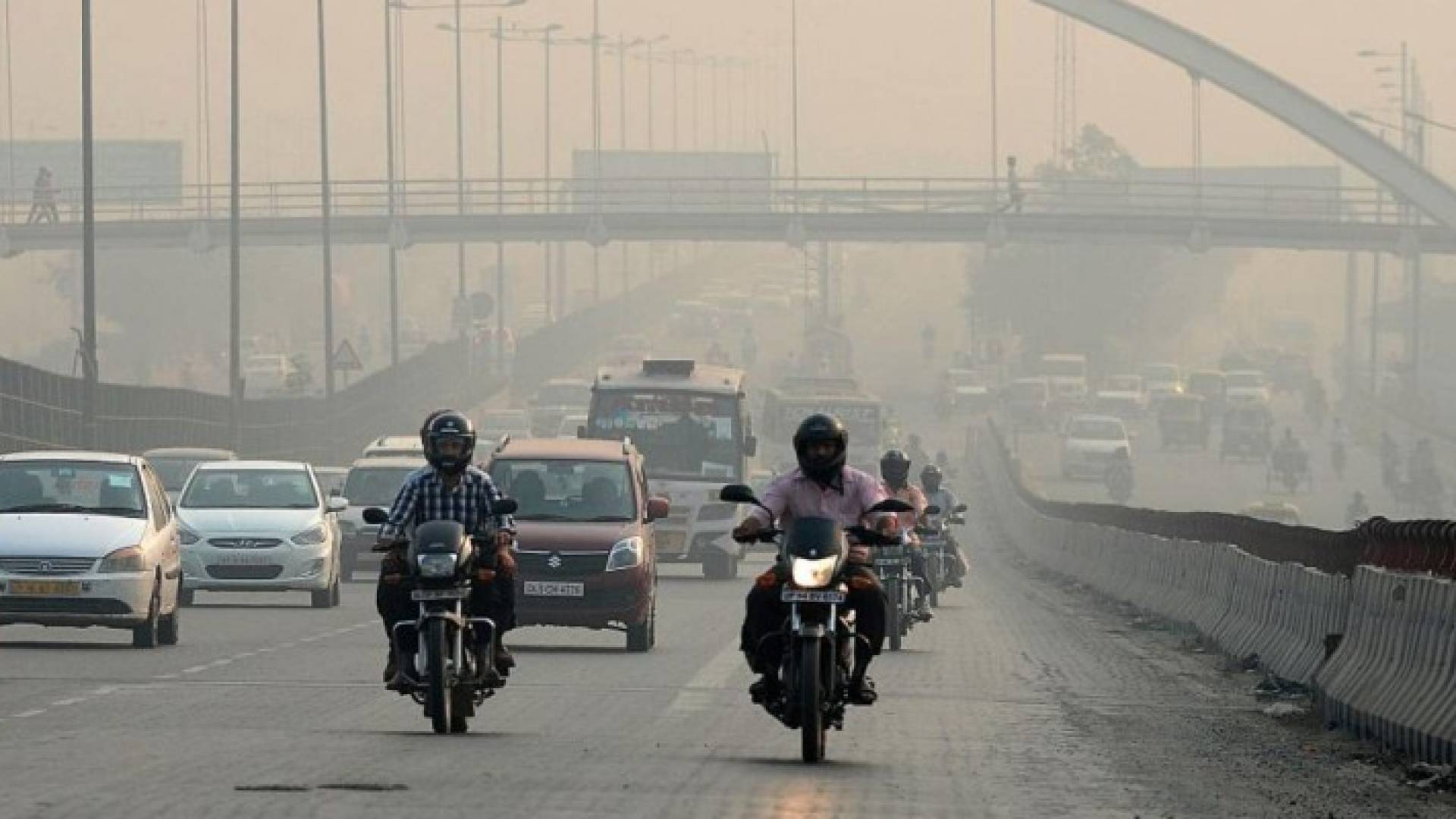 ضباب التلوث يلف العاصمة الهندية نيودلهي 