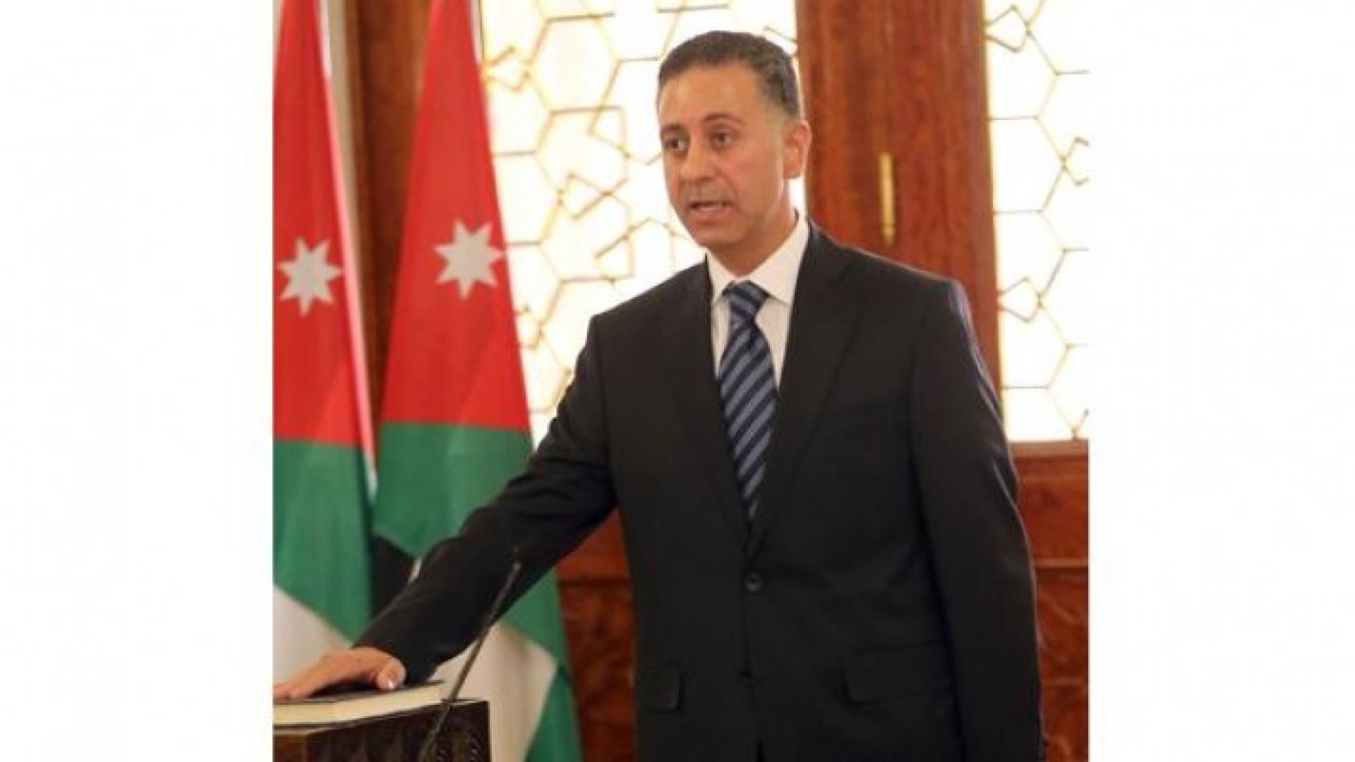 وزير الصناعة والتجارة يعرب القضاة