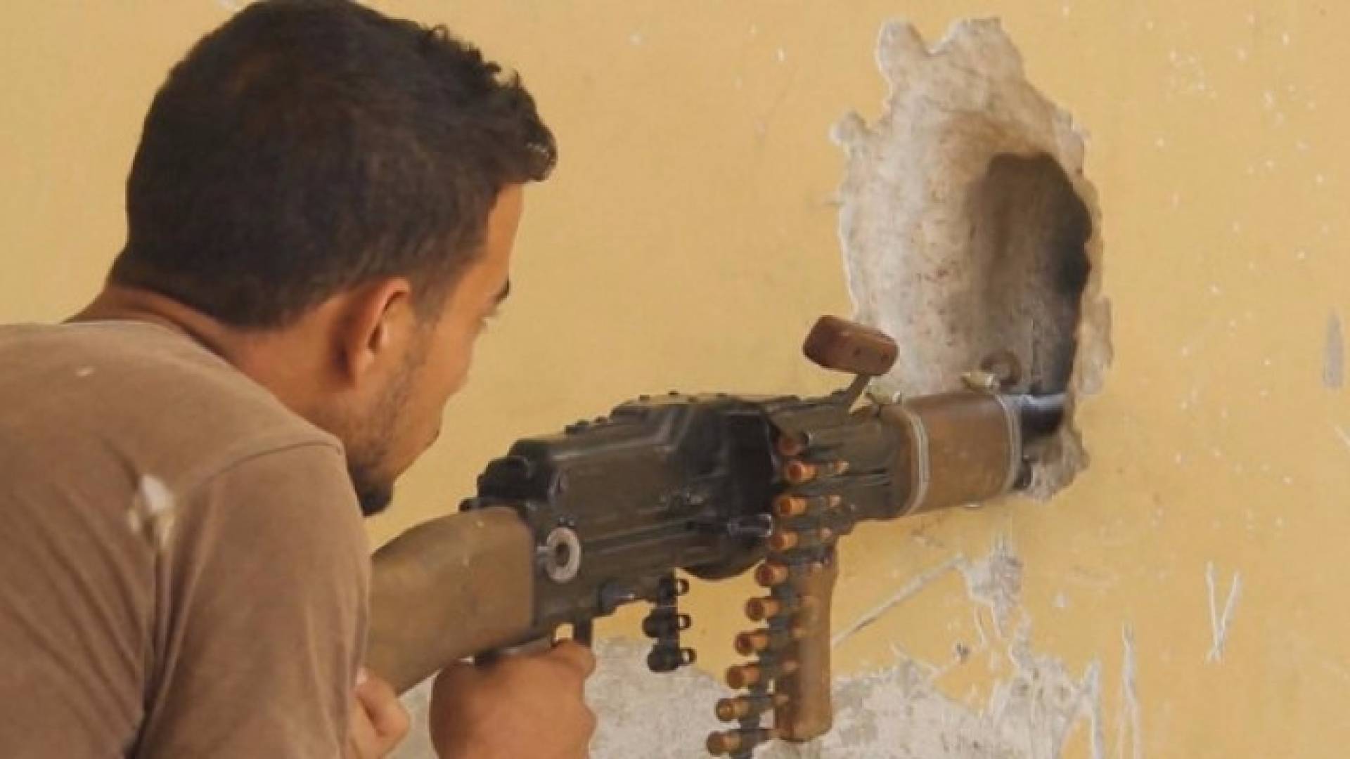 قوات الوفاق تسيطر على مبان إضافية في سرت