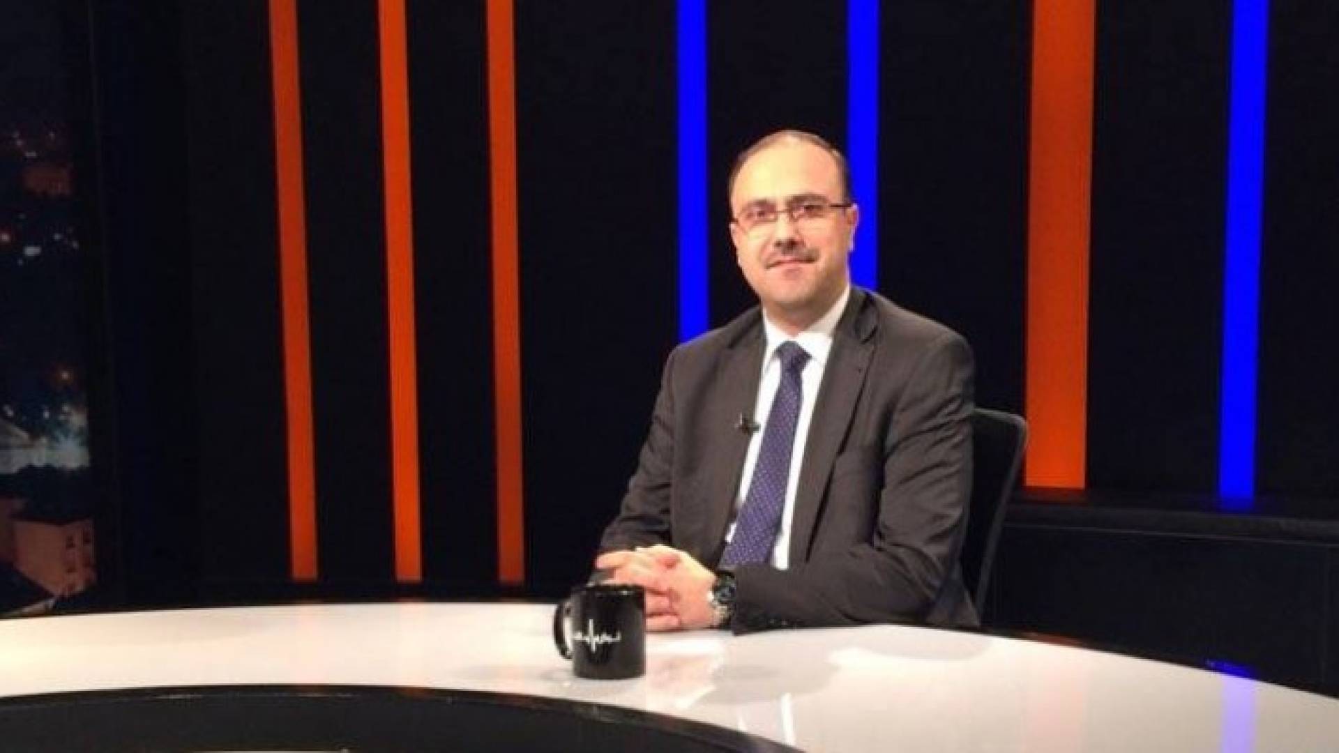 وزير الدولة لشؤون الاعلام محمد المومني 