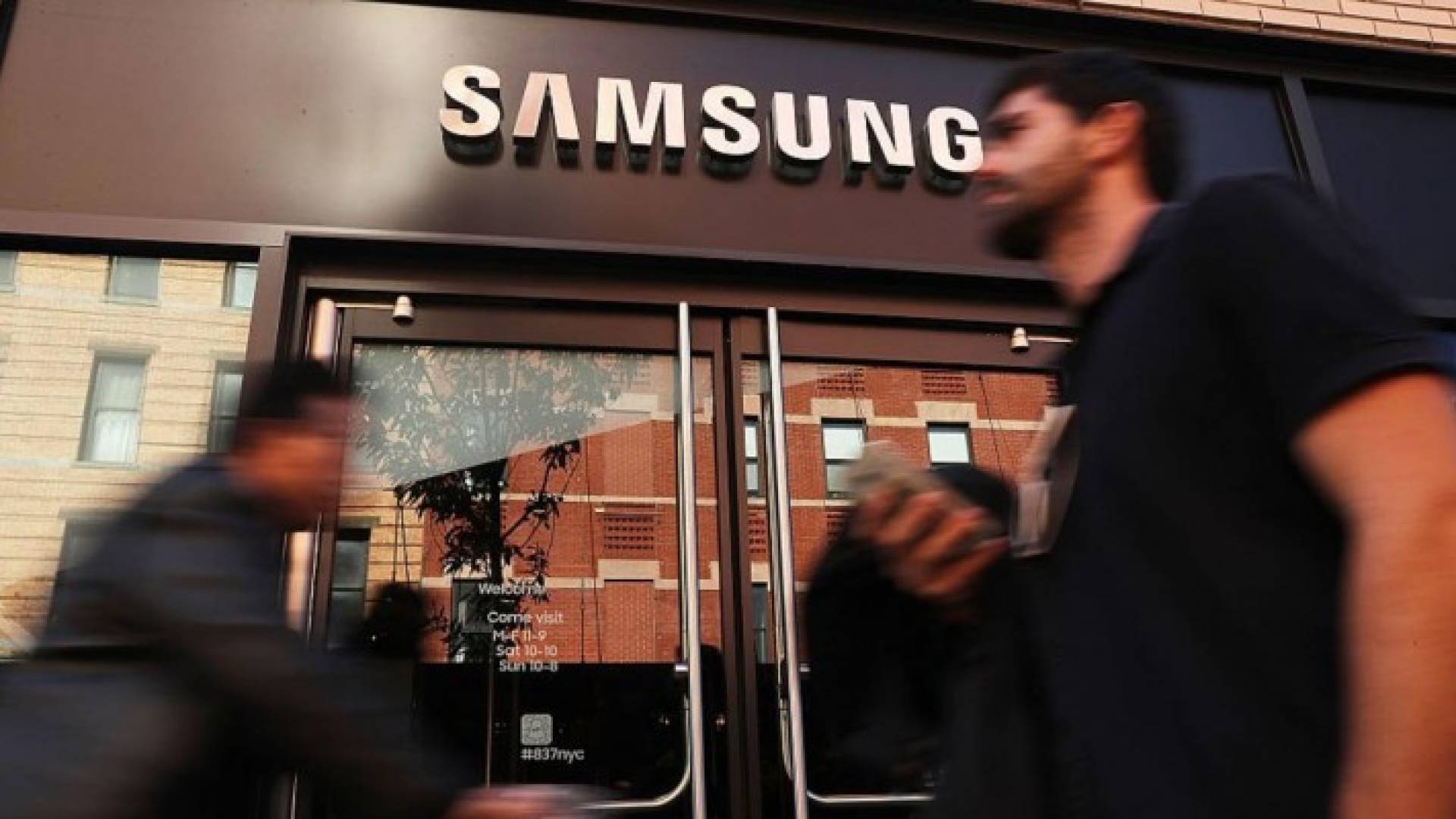 ثلاثة تقارير تحدثت عن اشتعال الهاتف