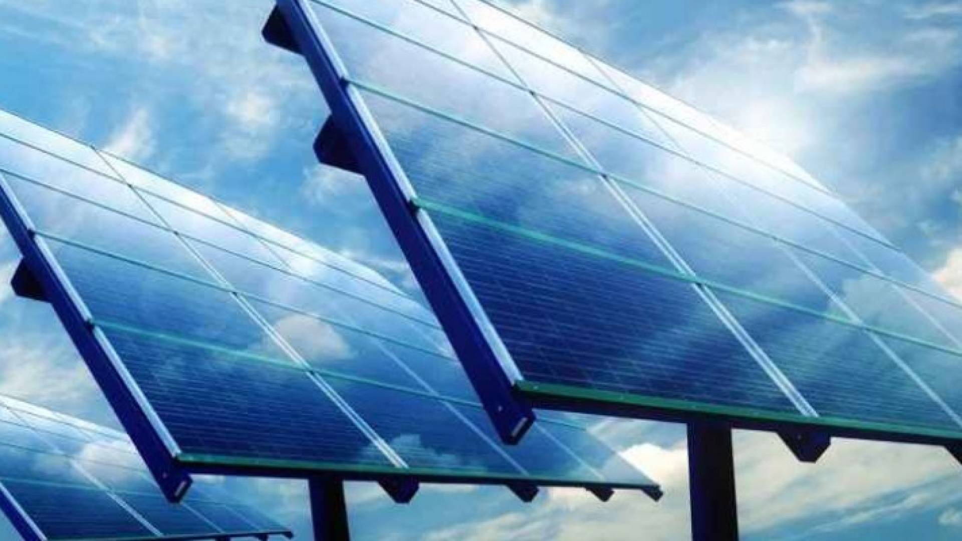  ألواح شمسية - أرشيفية