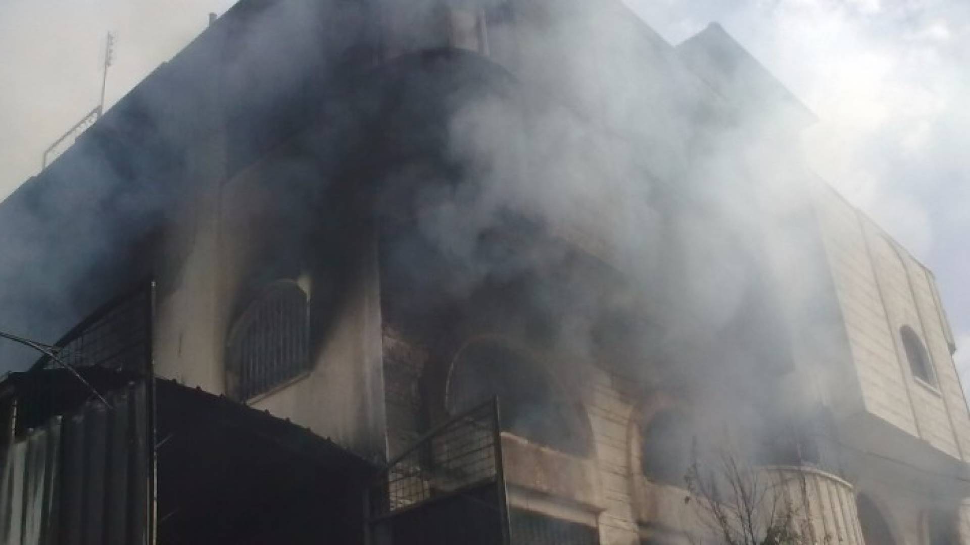 حريق منزل - ارشيفية 