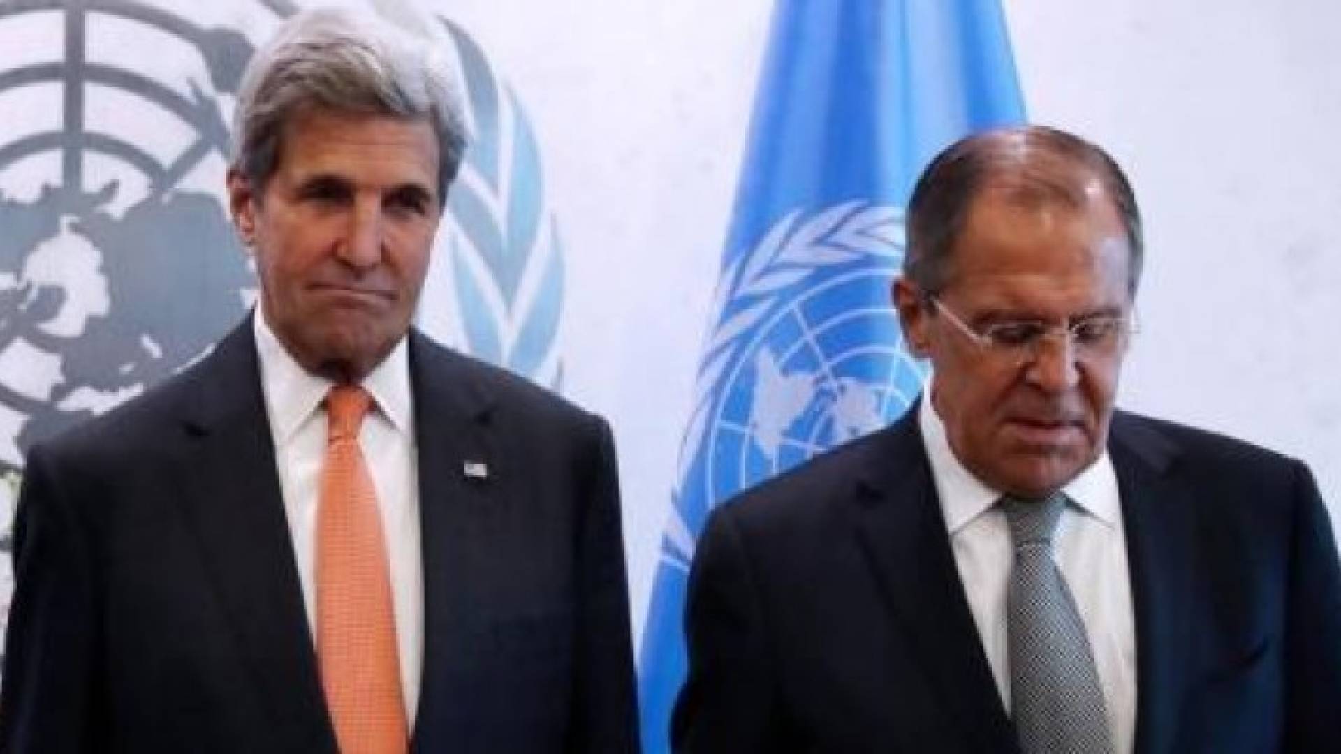 وزير الخارجية الروسي سيرجي لافروف نظيره الأمريكي جون كيري