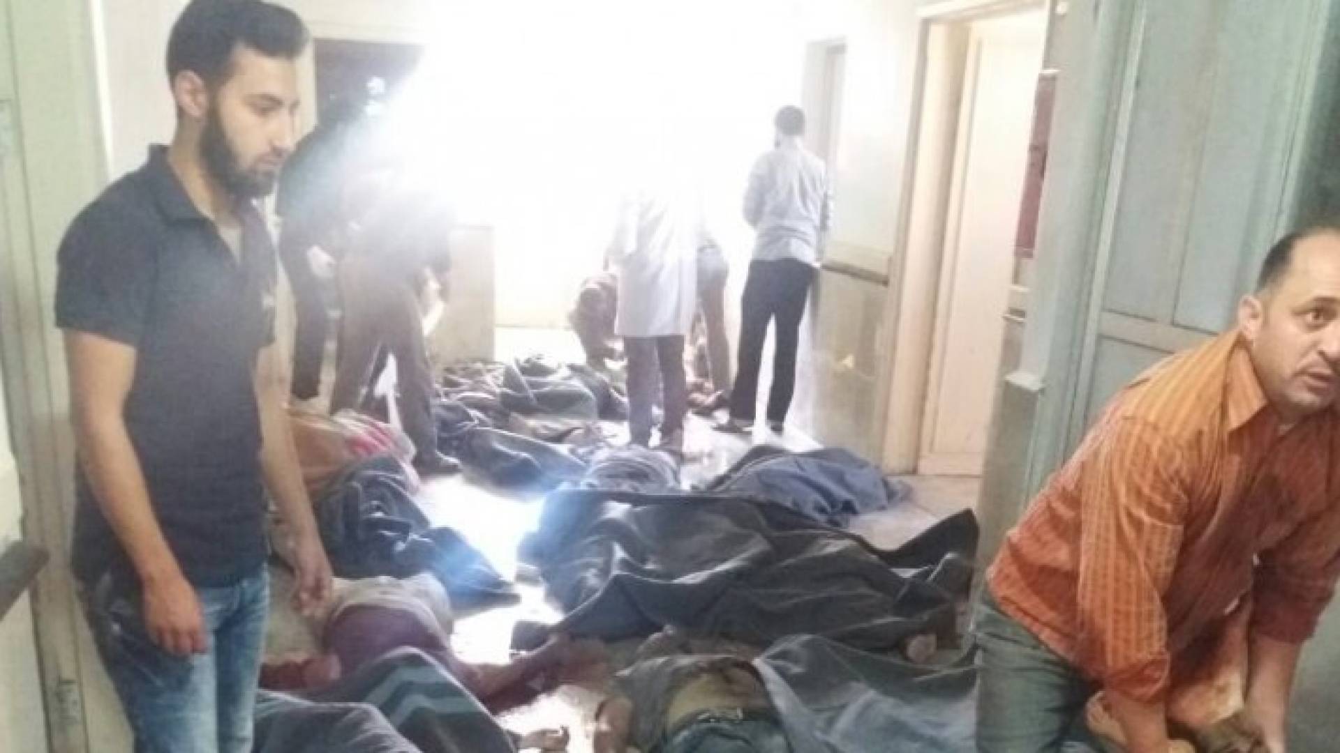  بغارات قرب مدرستين في قرية بشمال غرب سوريا