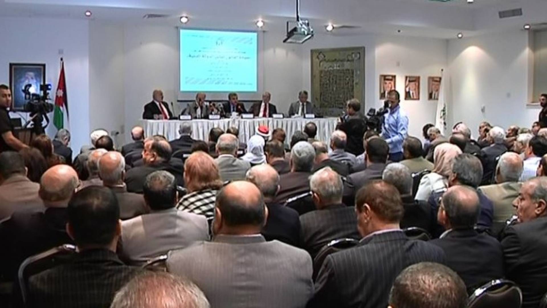 جانب من الجلسة الحوارية