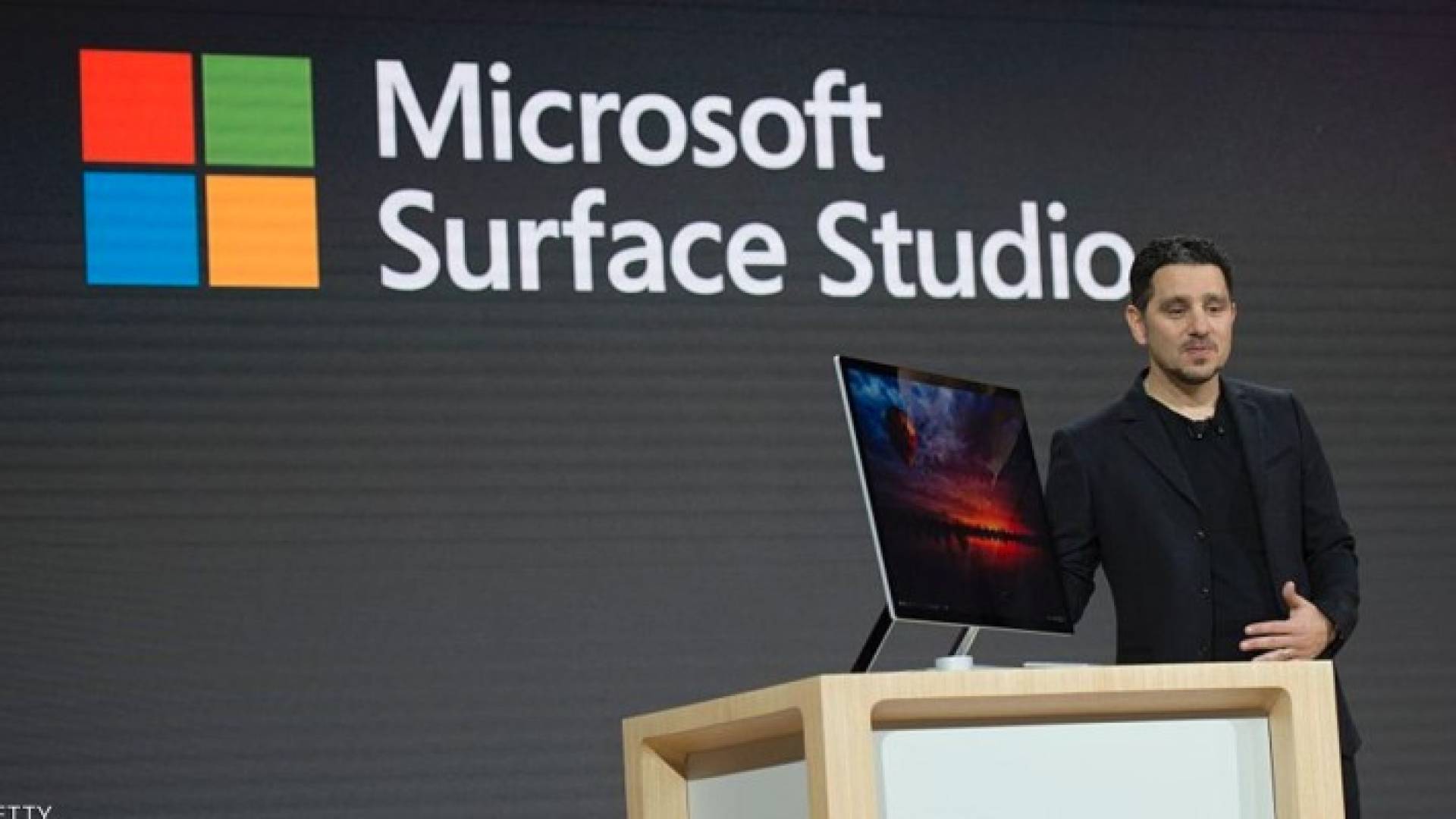 مايكروسوفت تكشف النقاب عن أول حواسبها المكتبية