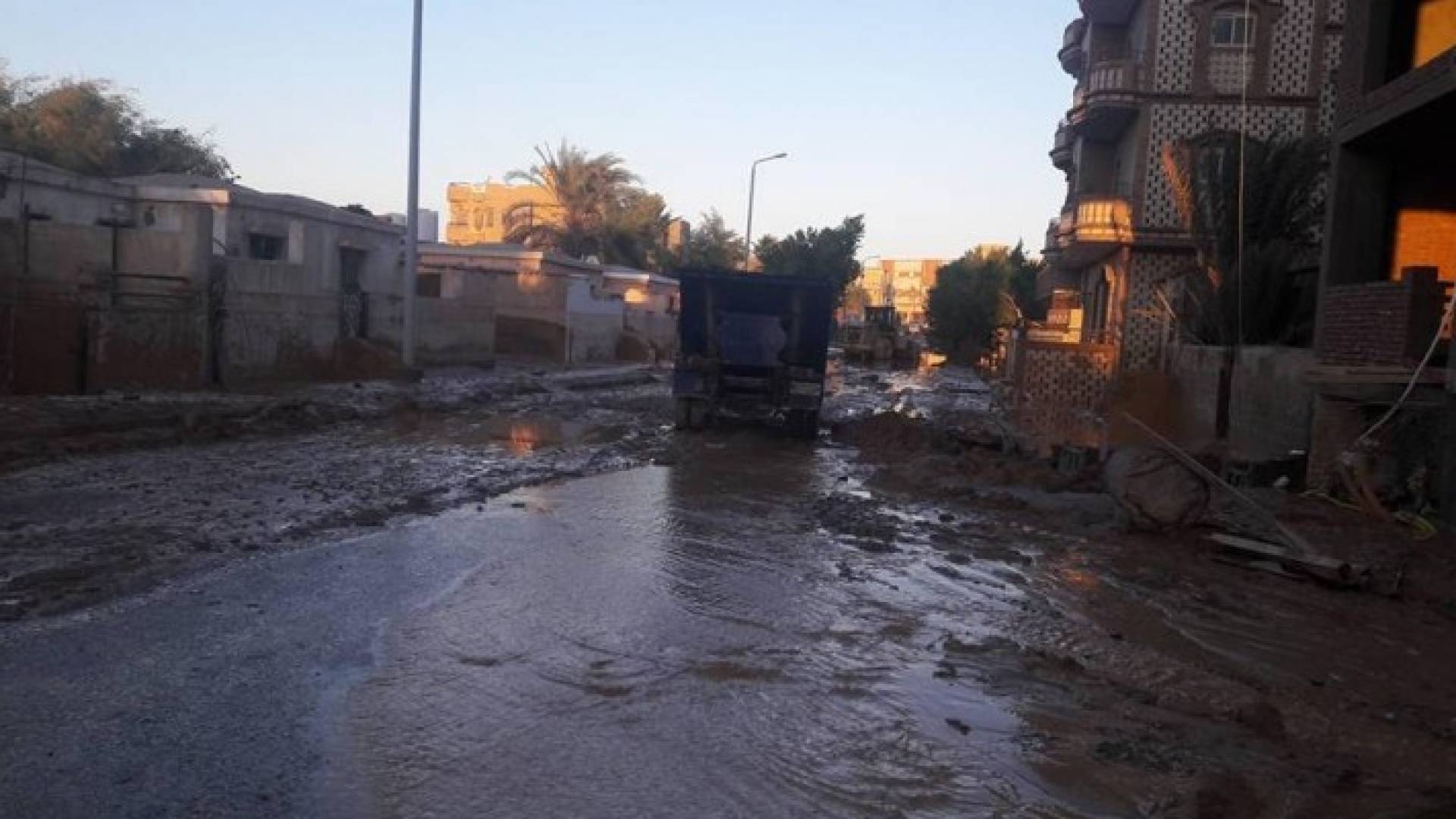 الامطار التي داهمت مدينة رأس غارب شمال البحر الأحمر المصرية