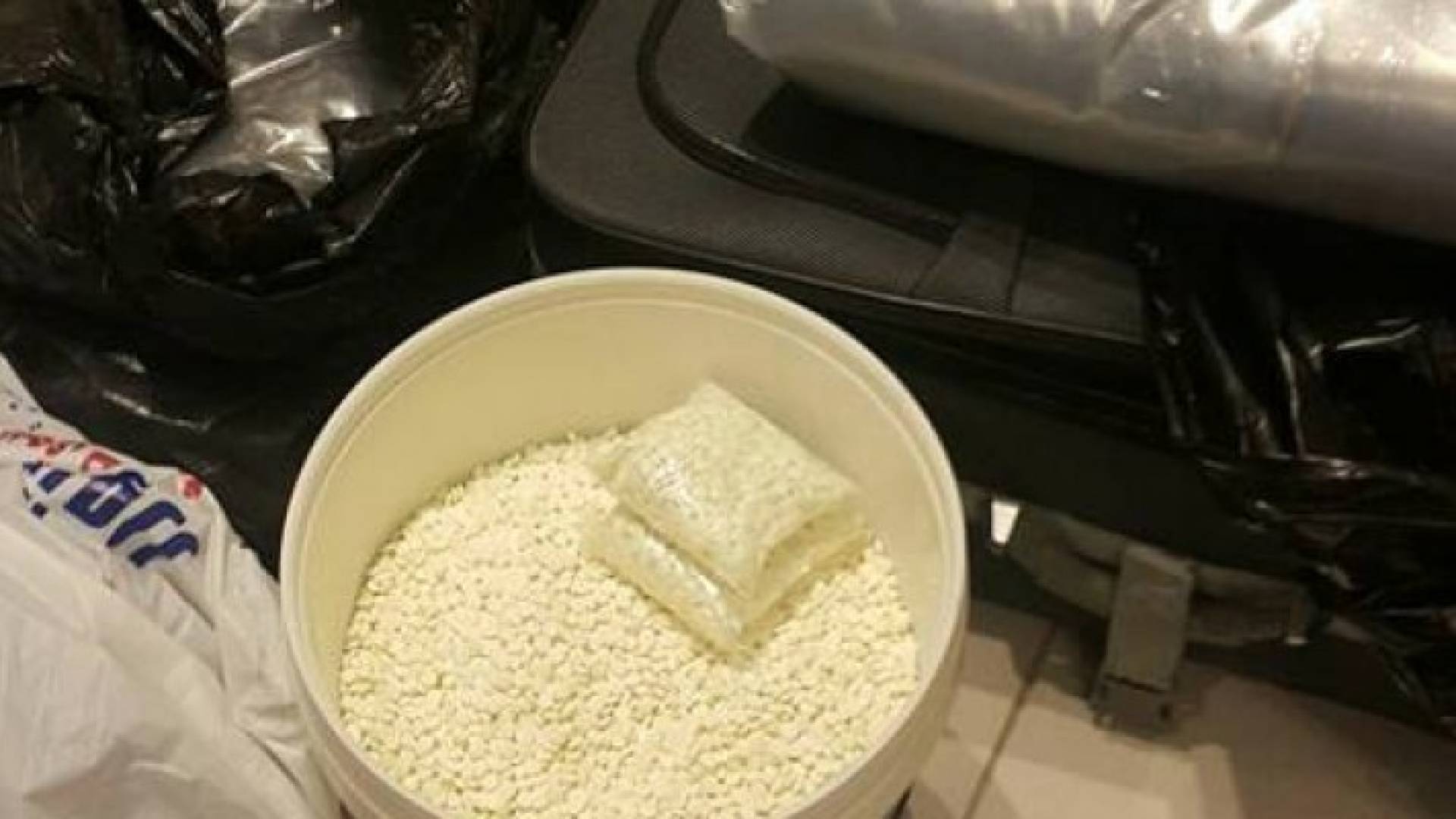 مكافحة المخدرات تحبط تهريب حبوبا مخدرة 