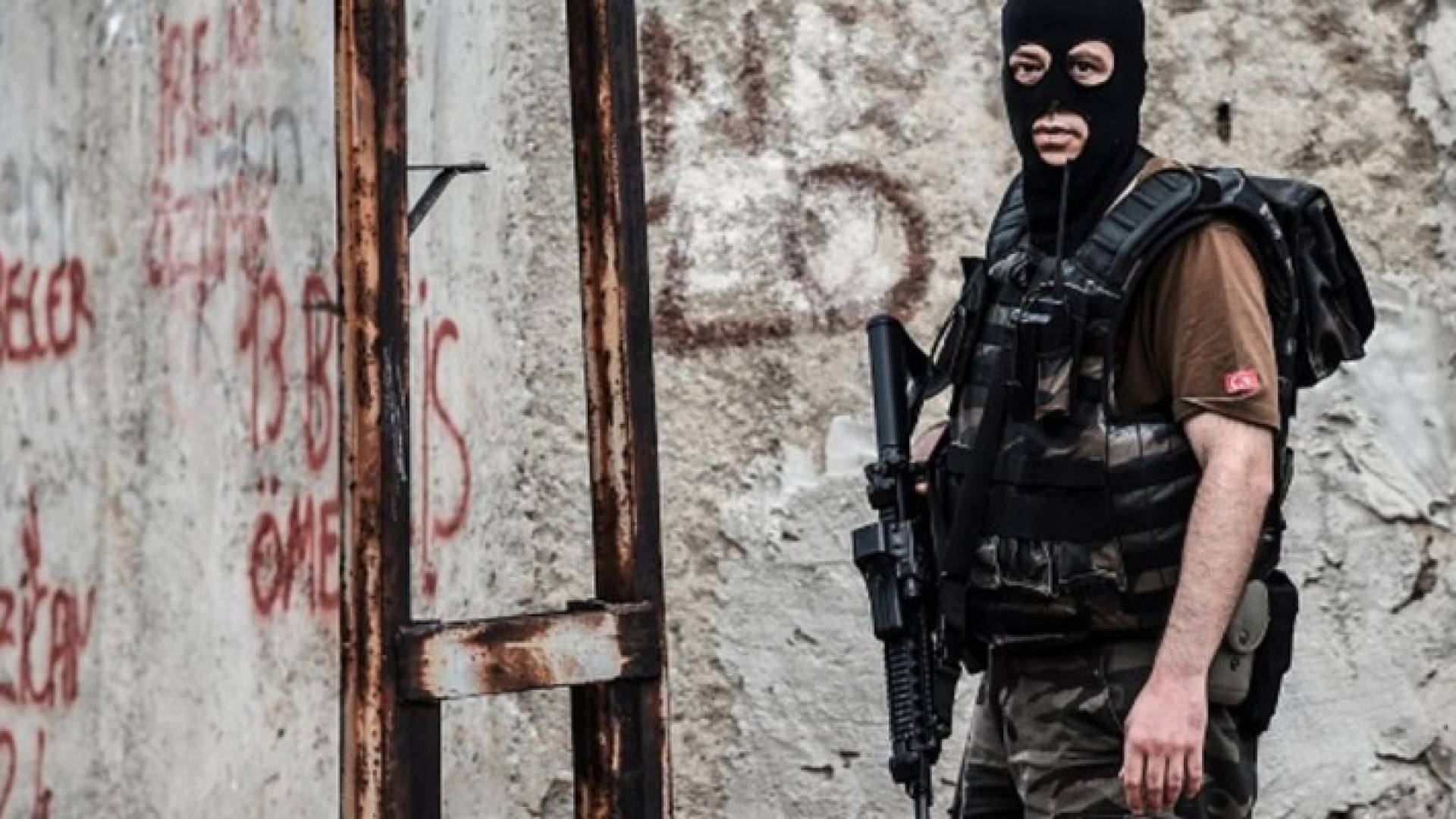 عنصر من القوات الأمنية التركية الخاصة