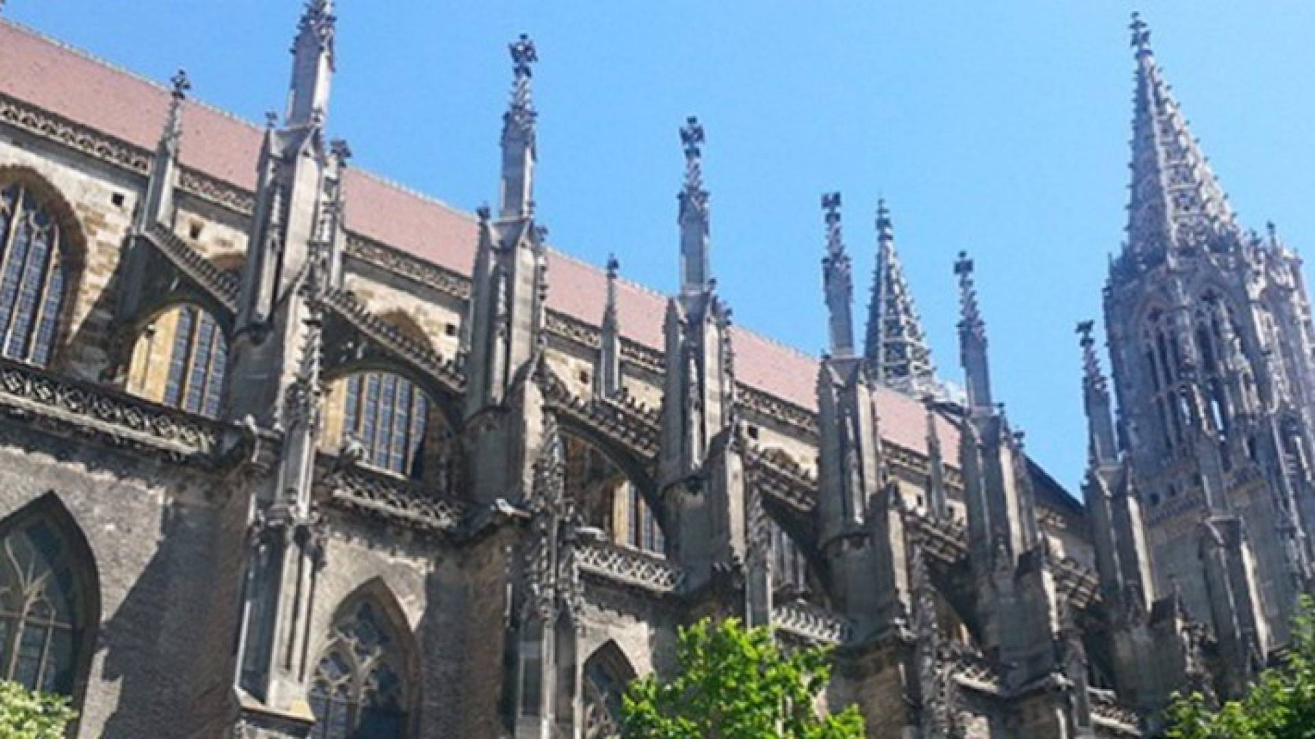 كنيسة البرج الأطول في العالم