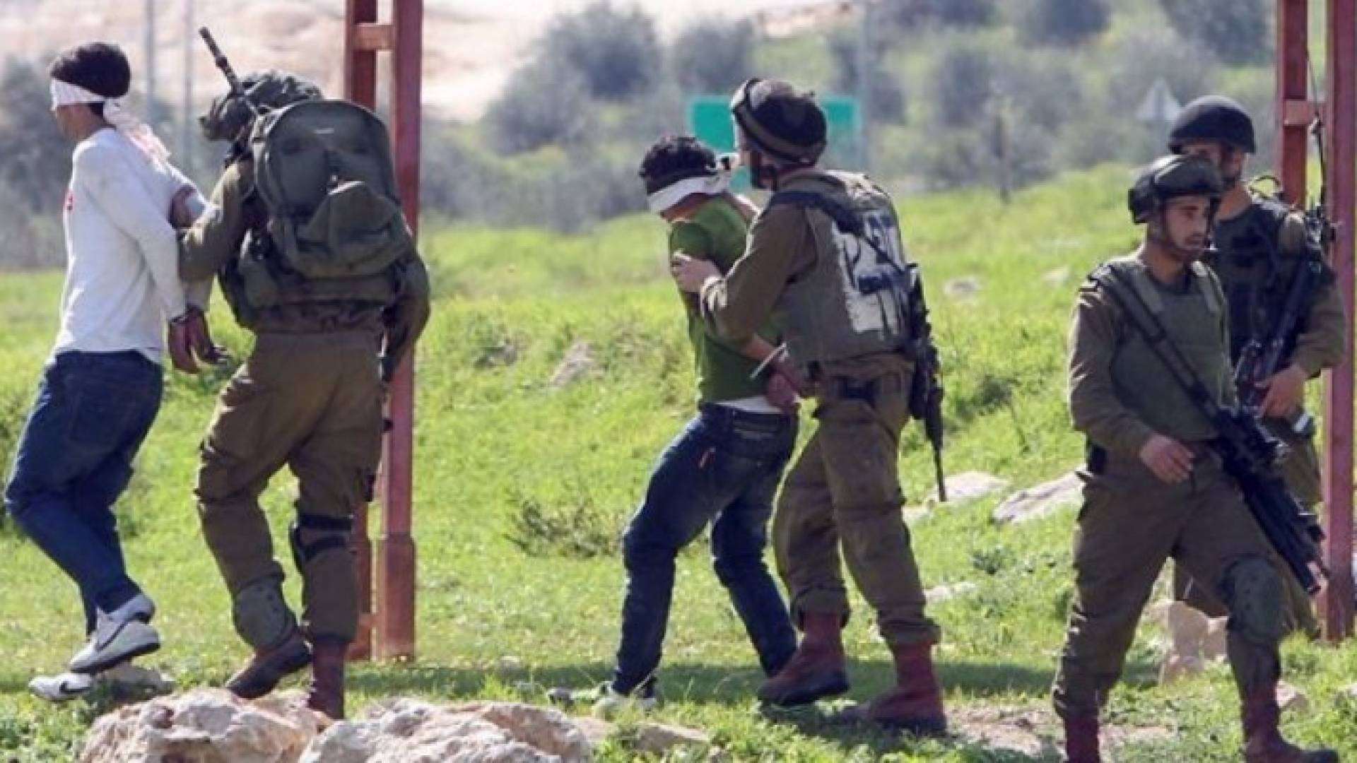 اعتقال فلسطينيين