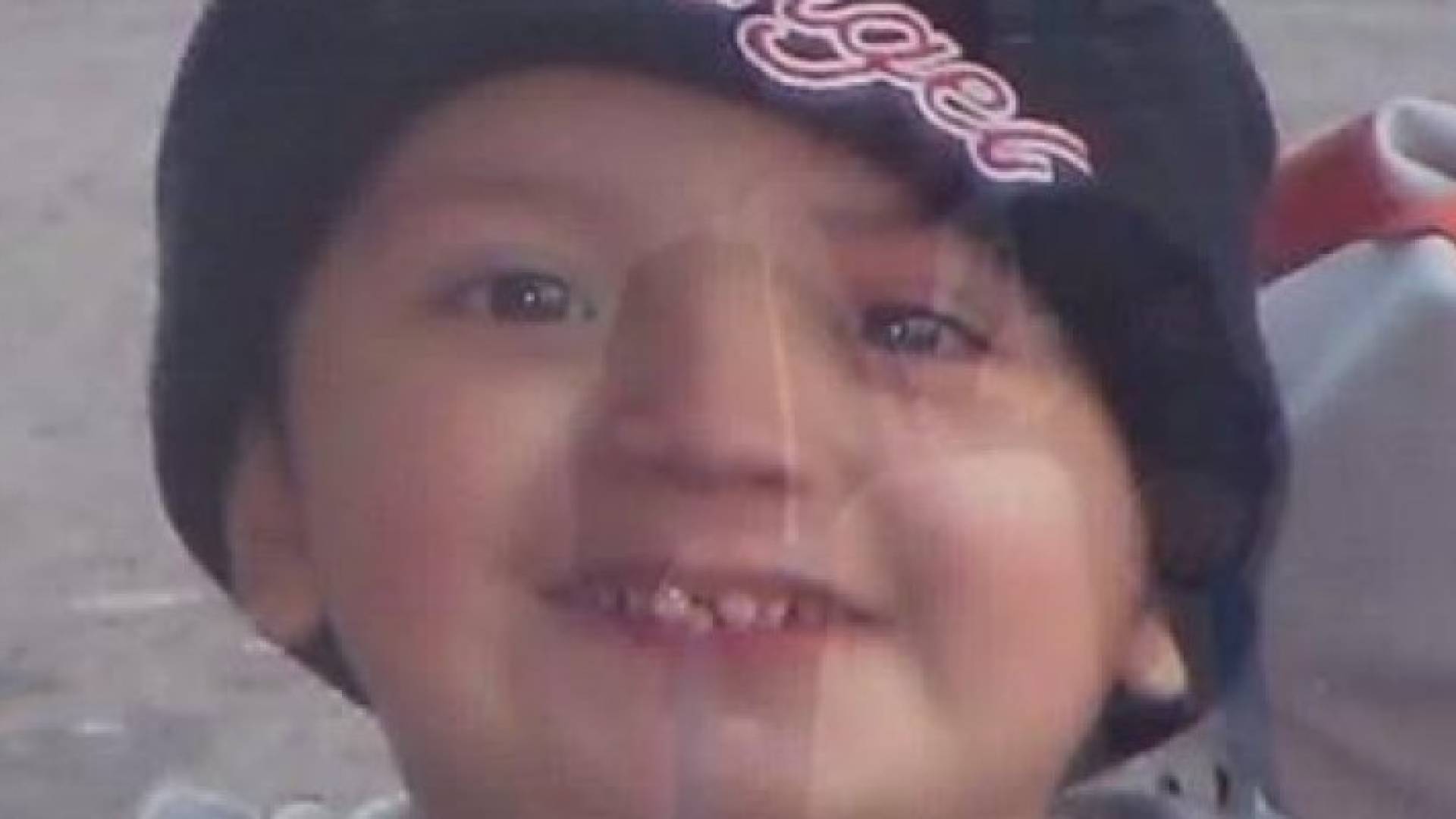 الطفل يوناتان المصاب بمرض التوحد