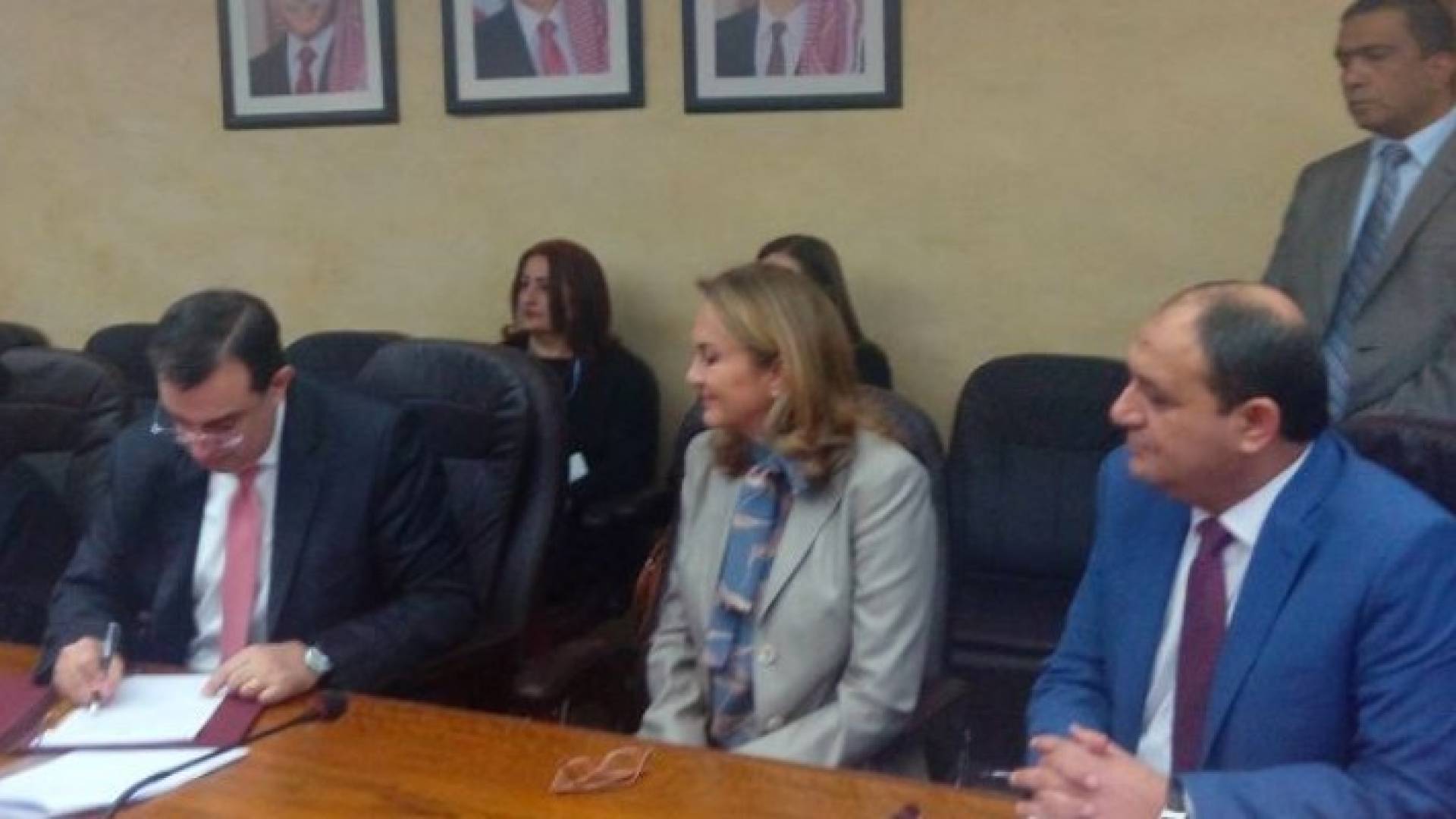 توقيع الاتفاقية