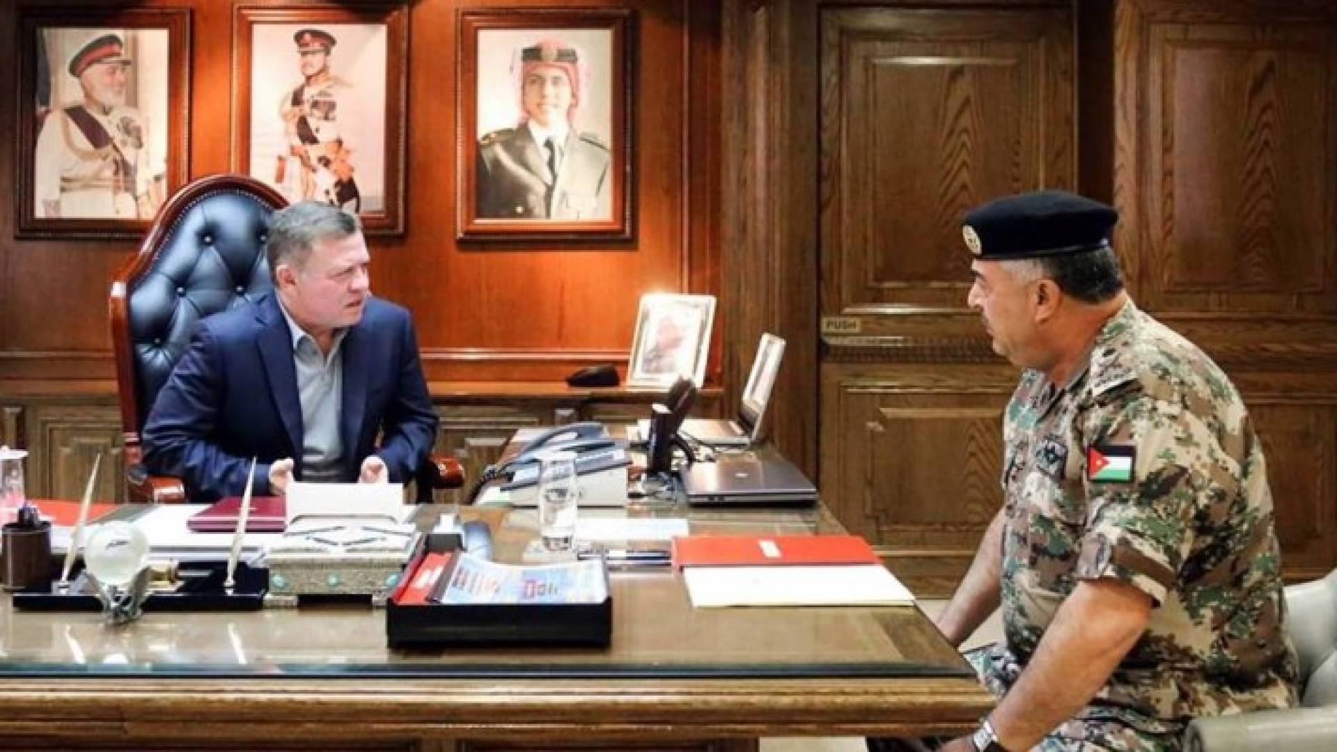 الملك في القيادة العامة 