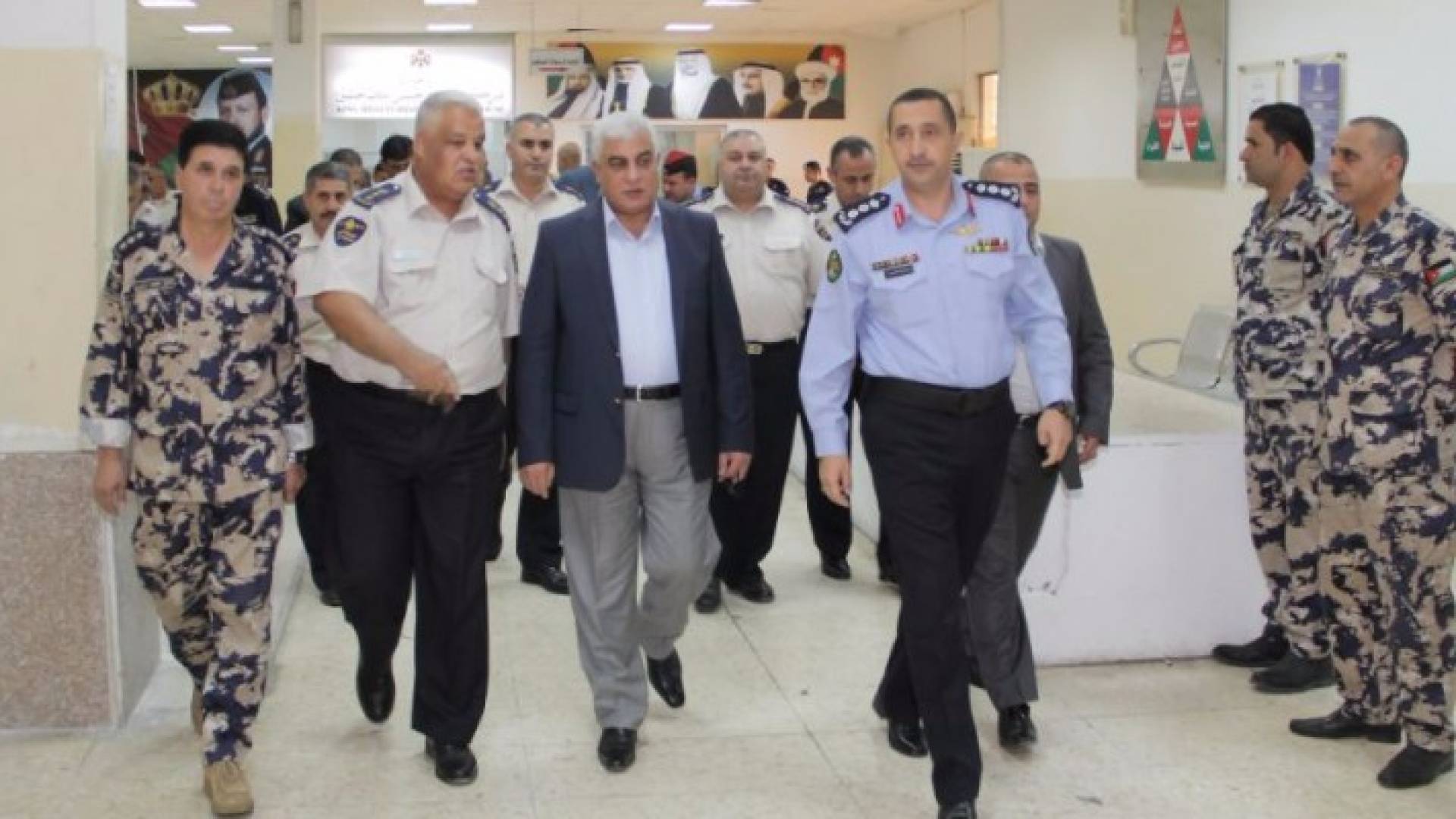 مدير عام الجمارك يتفقد مركز جمرك جسر الملك حسين