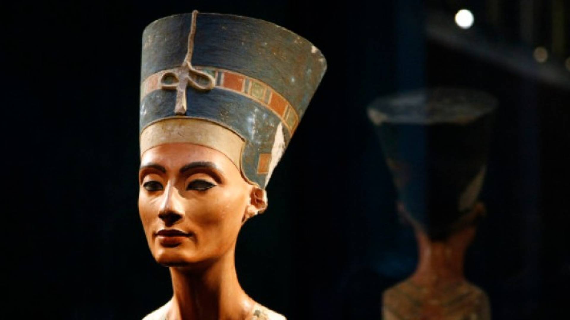 رأس الملكة نفرتيتي