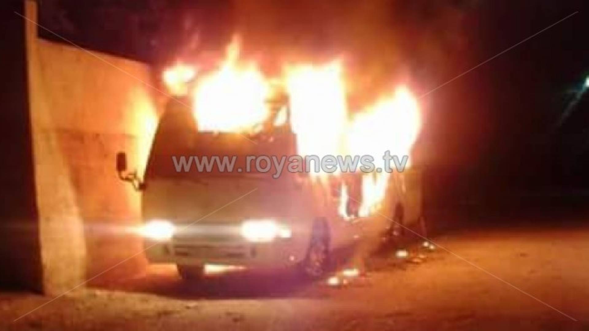 اربد: الامن يكشف ملابسات حرق باص ويقبض على الجناه.. صور