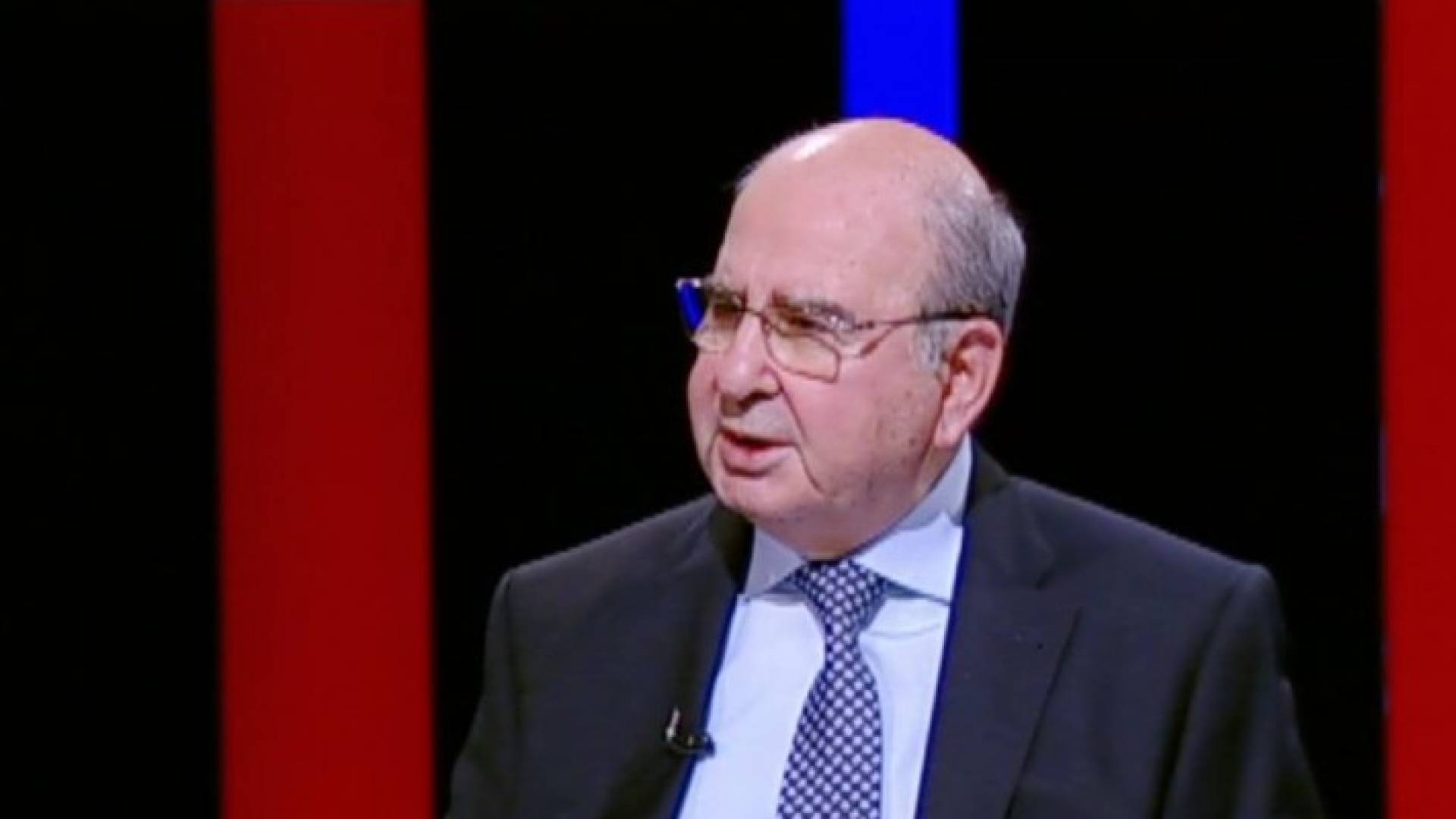 صورة من الاستديو