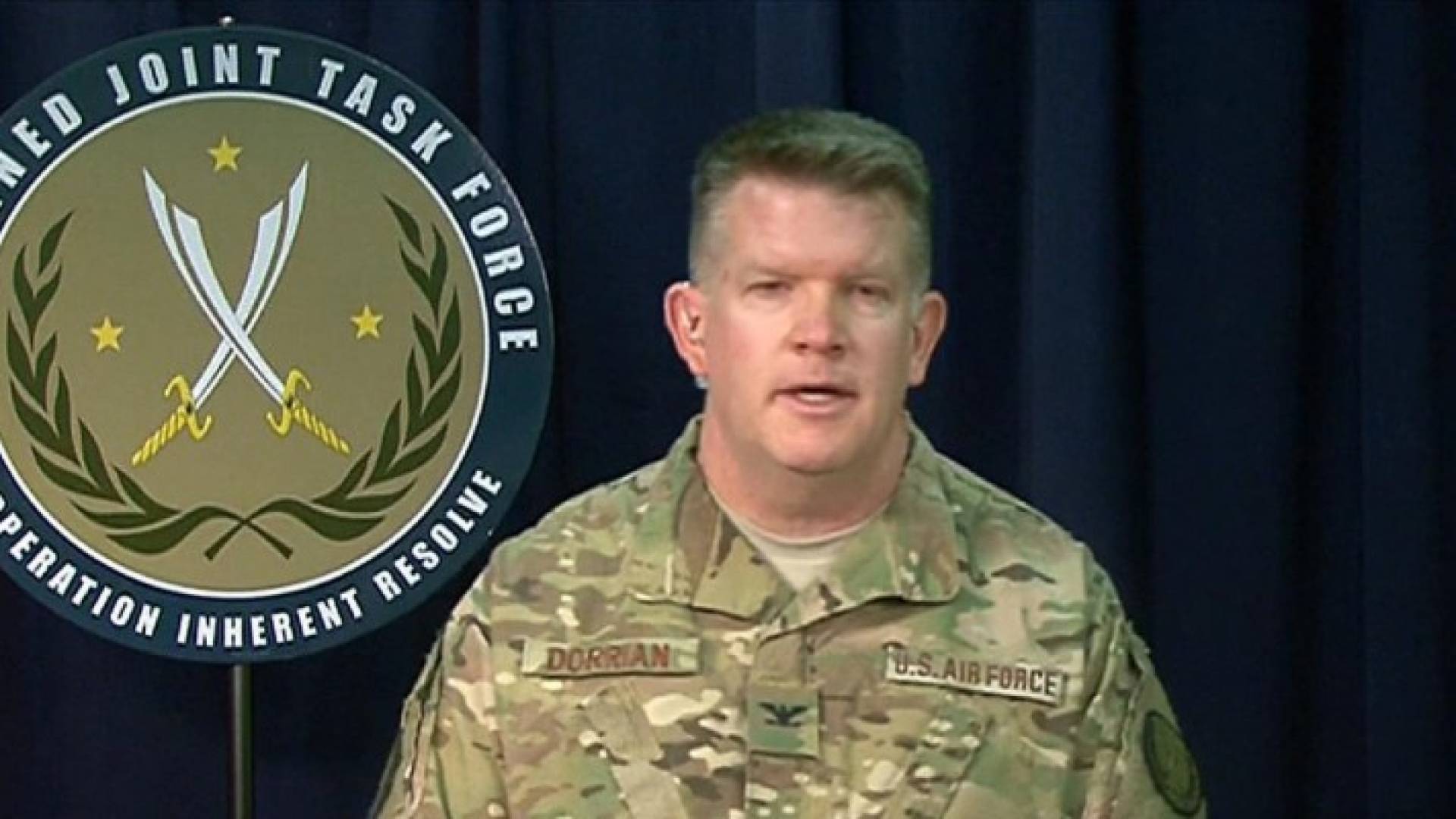  المتحدث باسم التحالف الدولي الكولونيل جون دوريان
