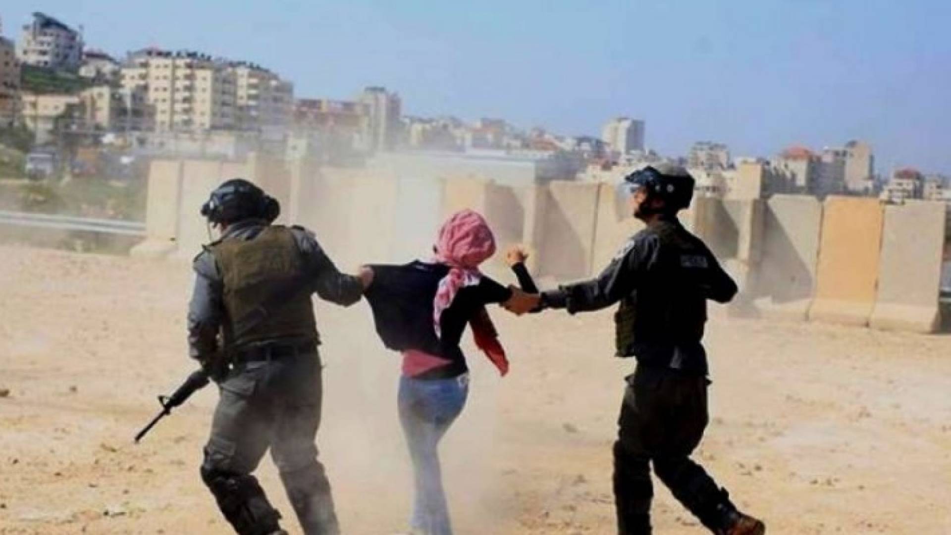 الاحتلال يعتقل فلسطينية - ارشيفية