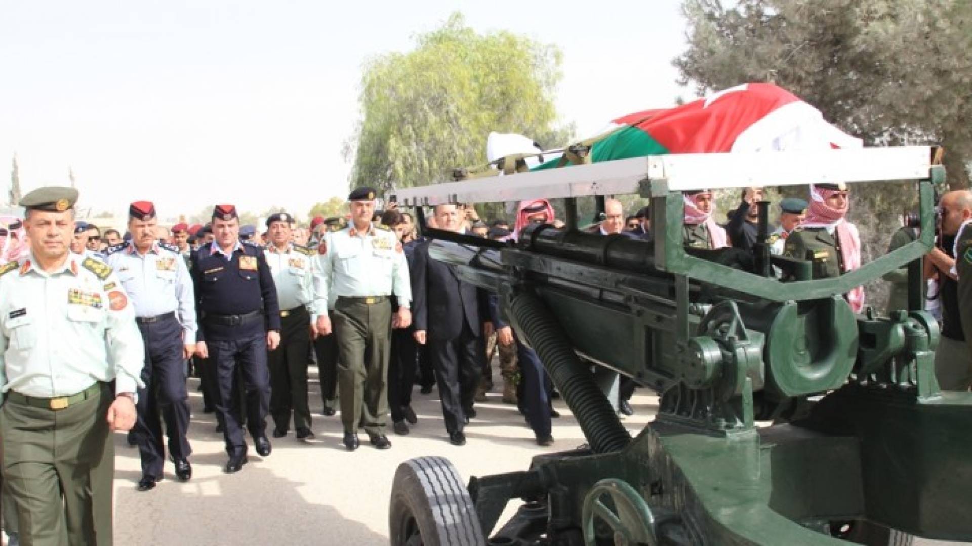 جانب من التشييع