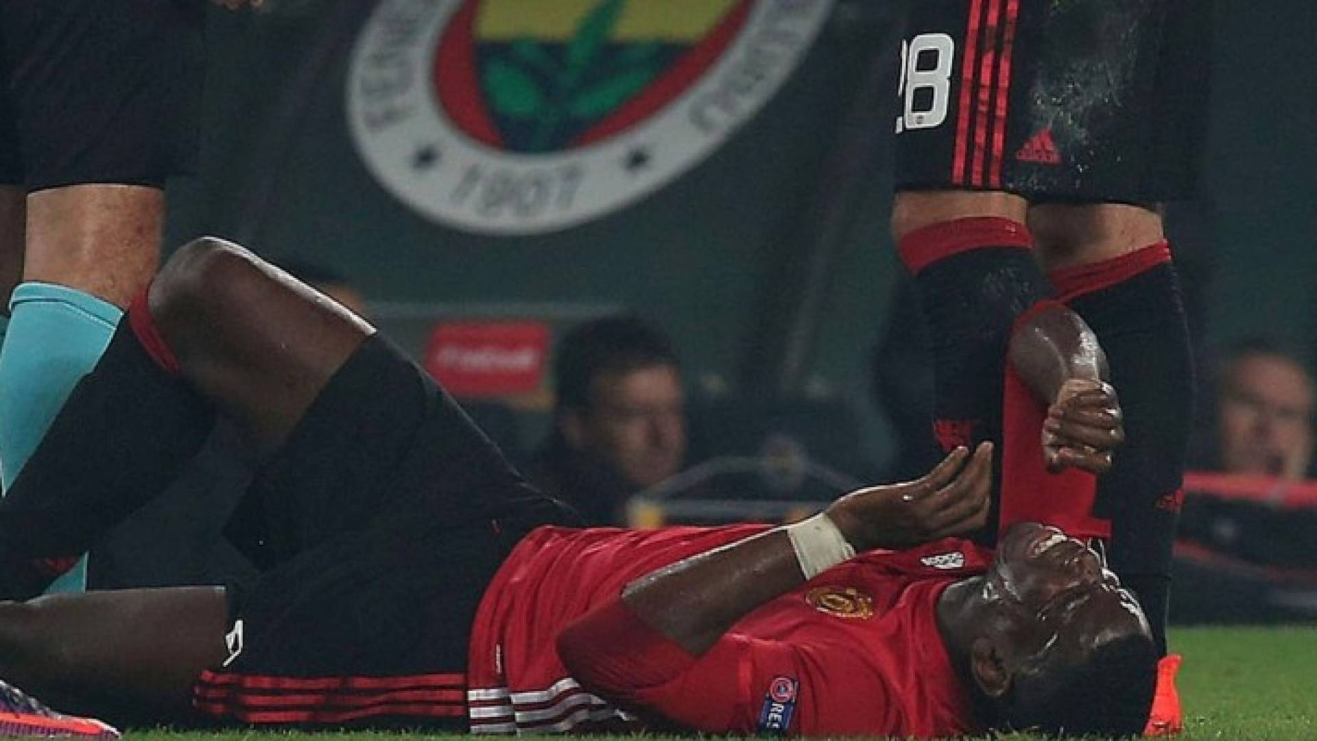 أصيب بوغبا خلال مباراة الشياطين الحمر مع فنربغشة