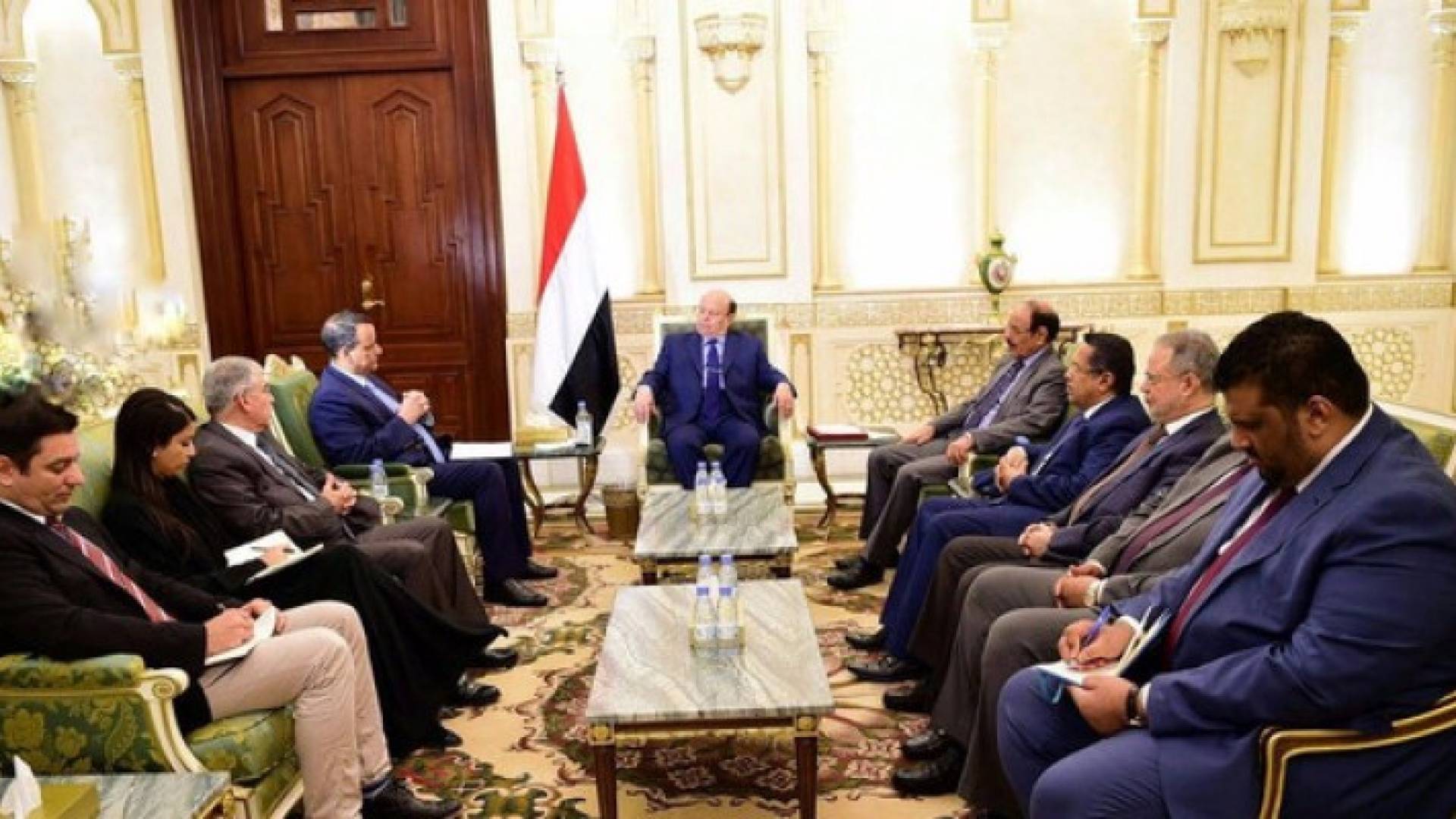 من لقاء سابق جمع الرئيس اليمني مع المبعوث الأممي