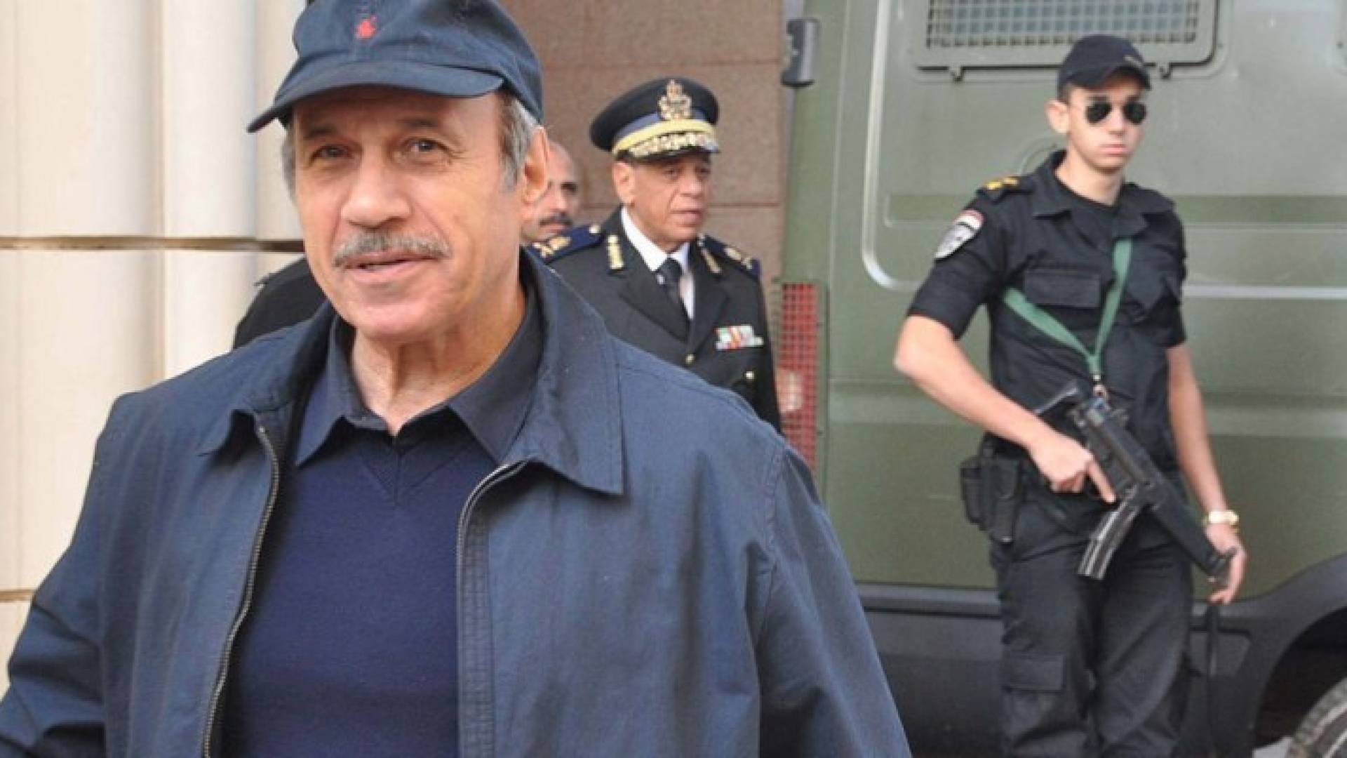 يواجه العادلي اتهامات بالاستيلاء على مئات الملايين من الجنيهات 