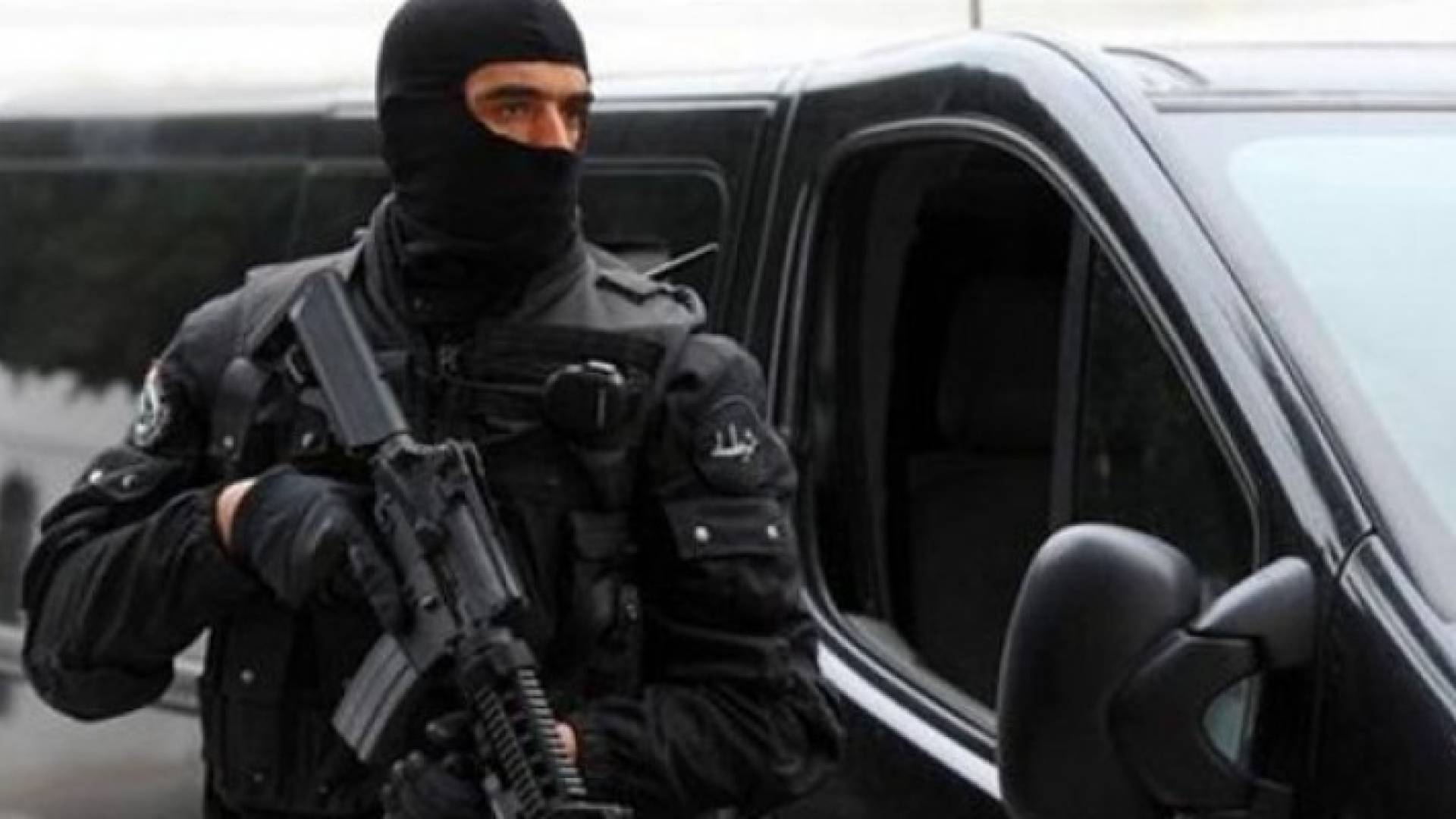 أحد عناصر الشرطة التركية