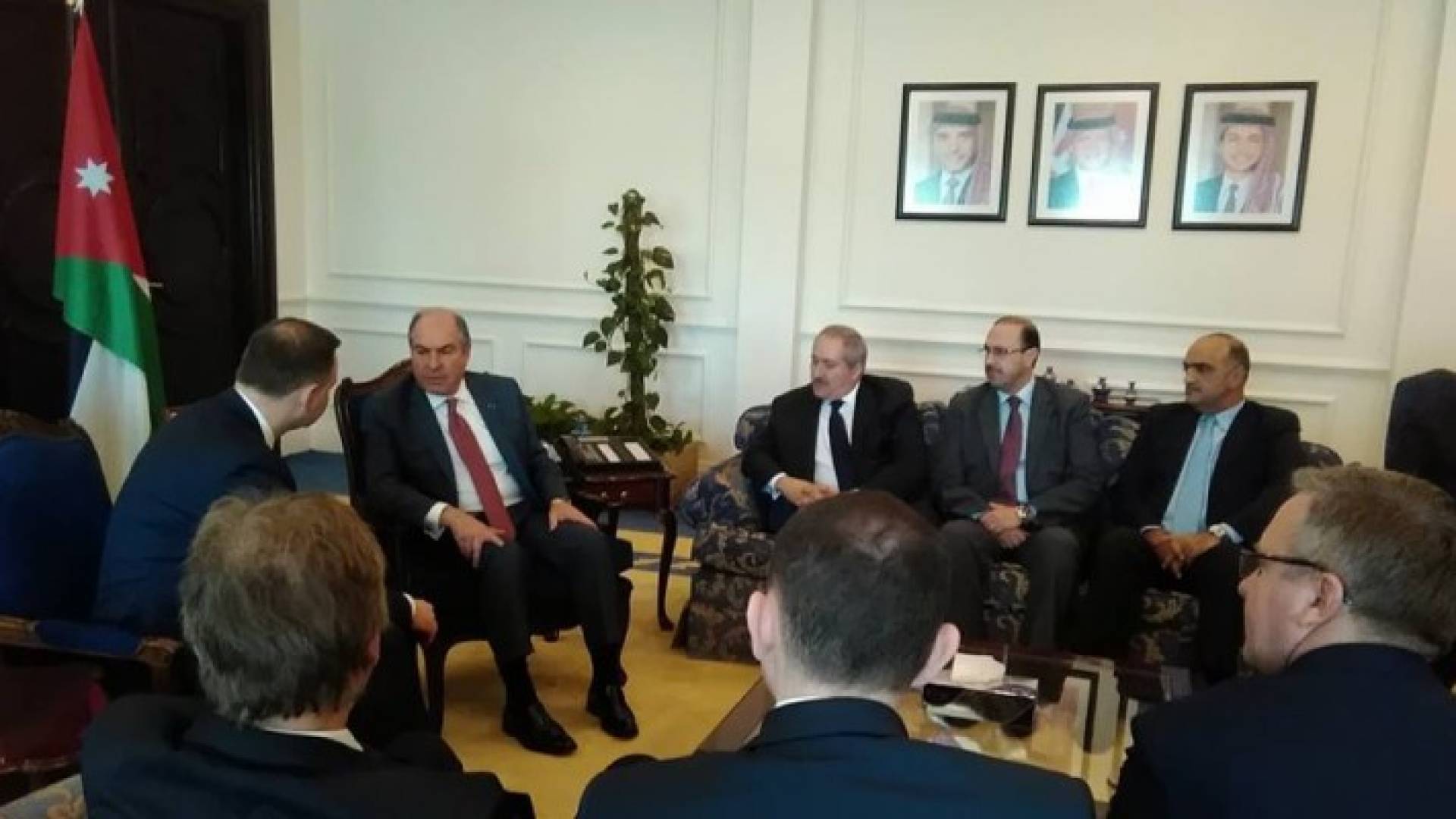 رئيس الوزراء يلتقي الرئيس البولندي