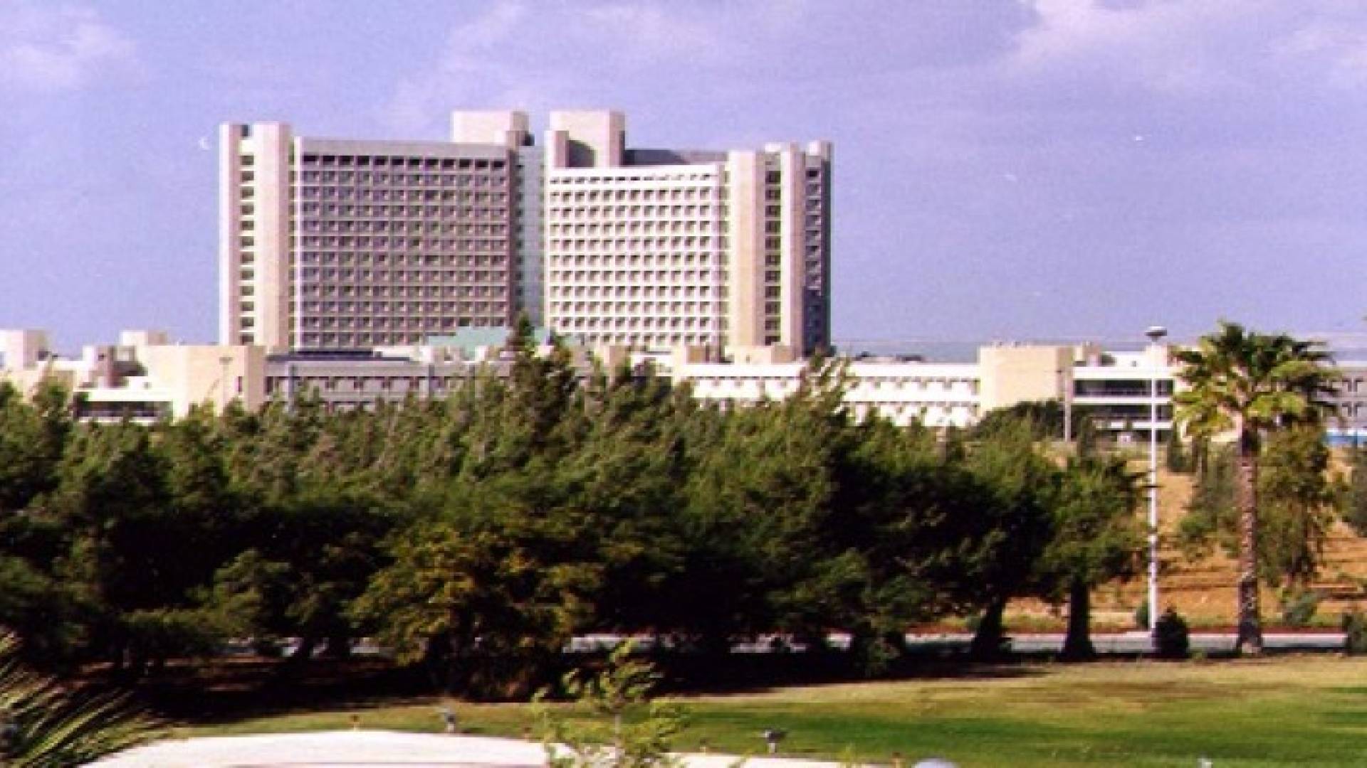 مستشفى الملك المؤسس عبدالله الجامعي