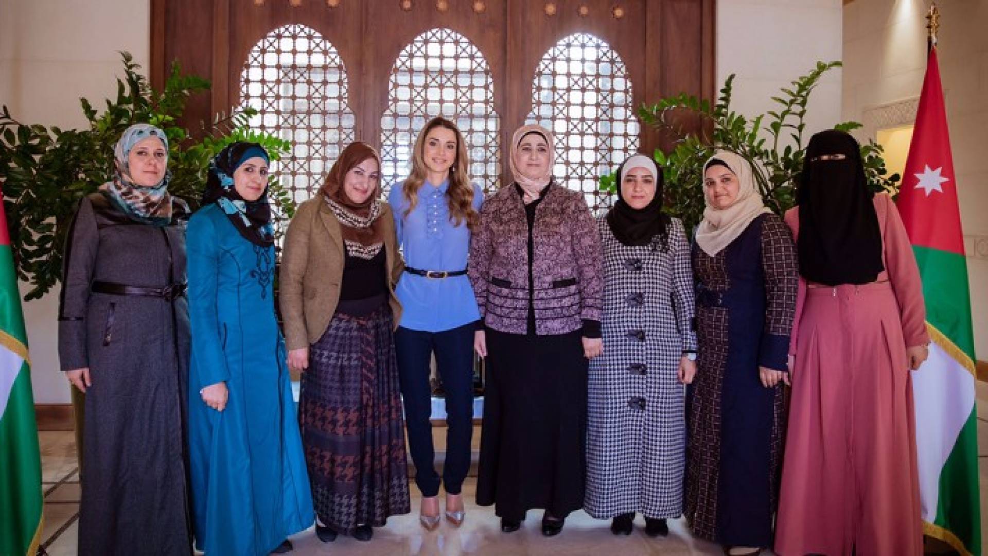 جلالة الملكة رانيا العبدالله برفقة سيدات من معان