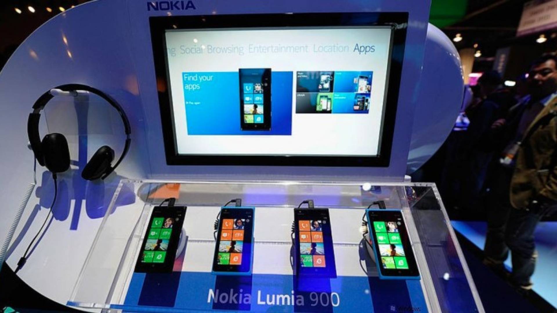 تشير التوقعات إلى أن الهاتف الذكي الجديد يشبه كثيرا هاتف Lumia 930.