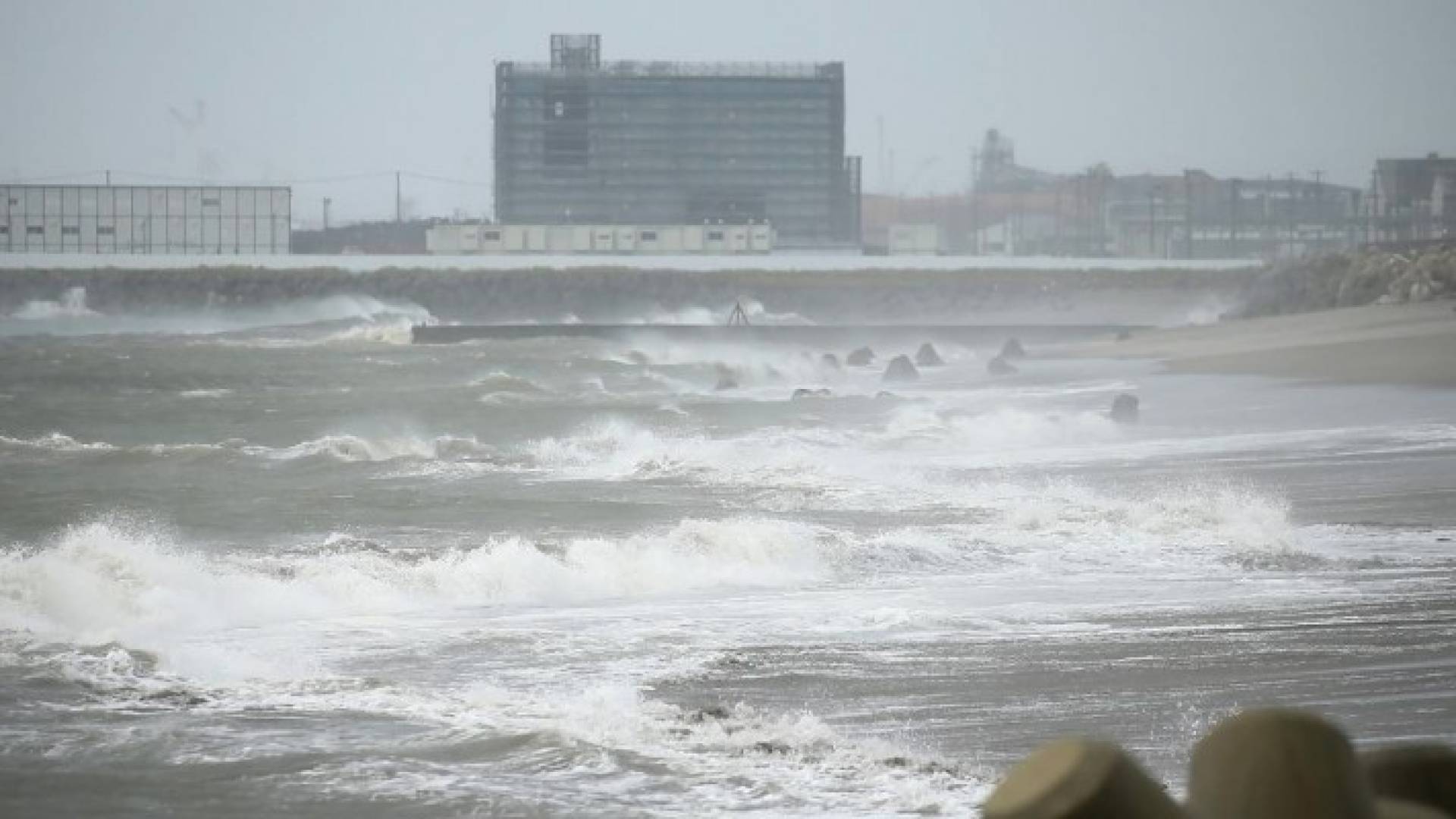  لم تصدر تحذيرات من حدوث "تسونامي" - أرشيفية