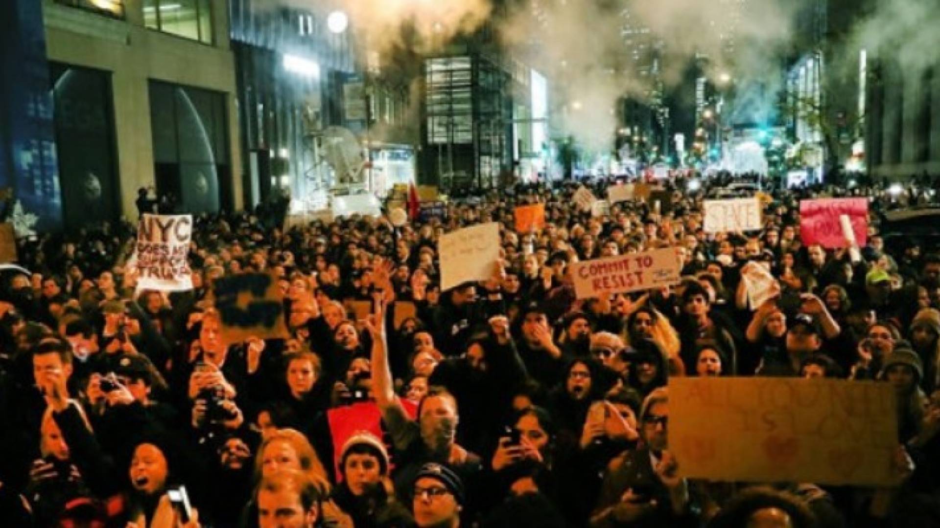 تظاهرات احتجاجا على انتخاب ترامب