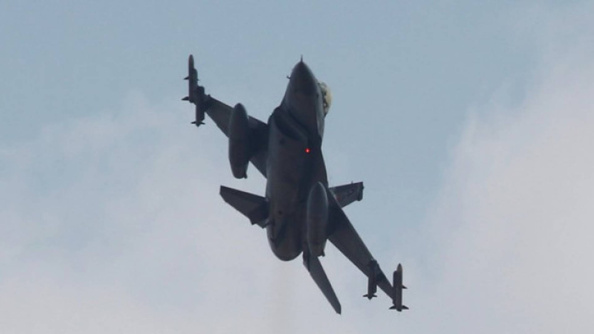 مقاتلة تركية تقلع مع قاعدة إنجرليك (أرشيفية)