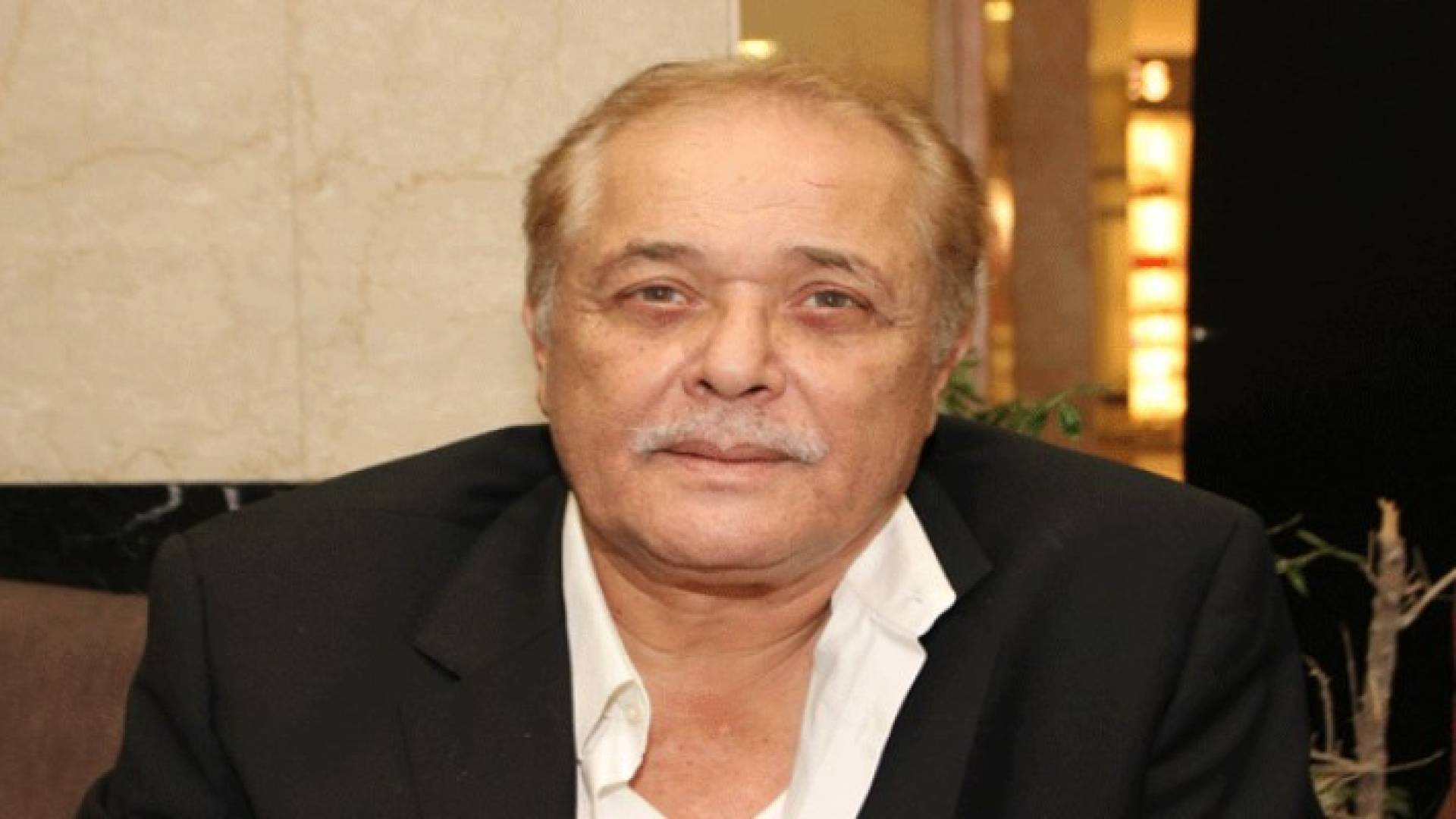  الفنان المصري محمود عبدالعزيز 