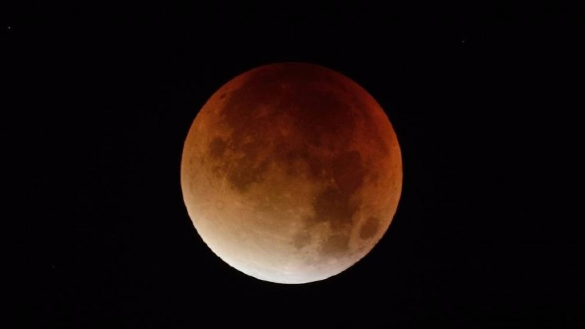 القمر سيكون بأكبر حجم له منذ عقود.