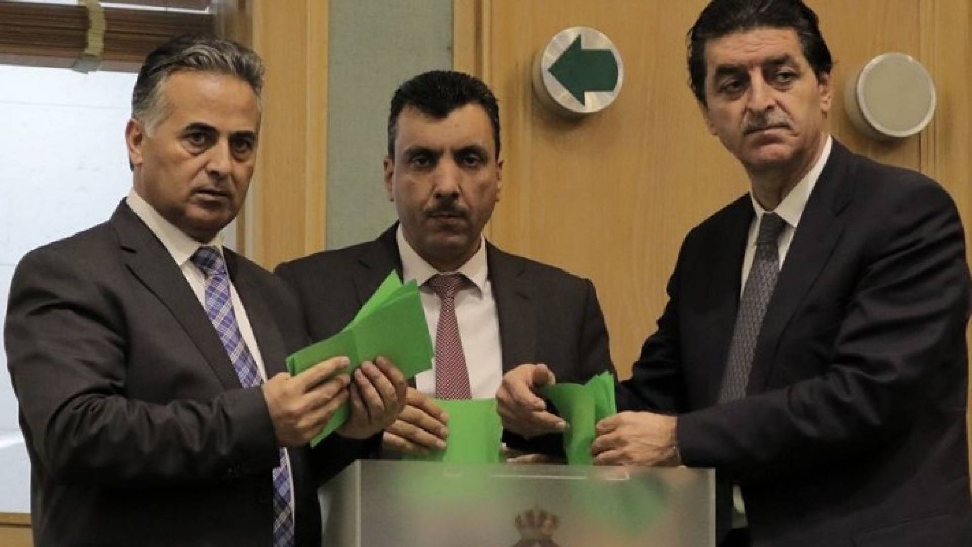  انتخاب اللجان في جلسة مسائية