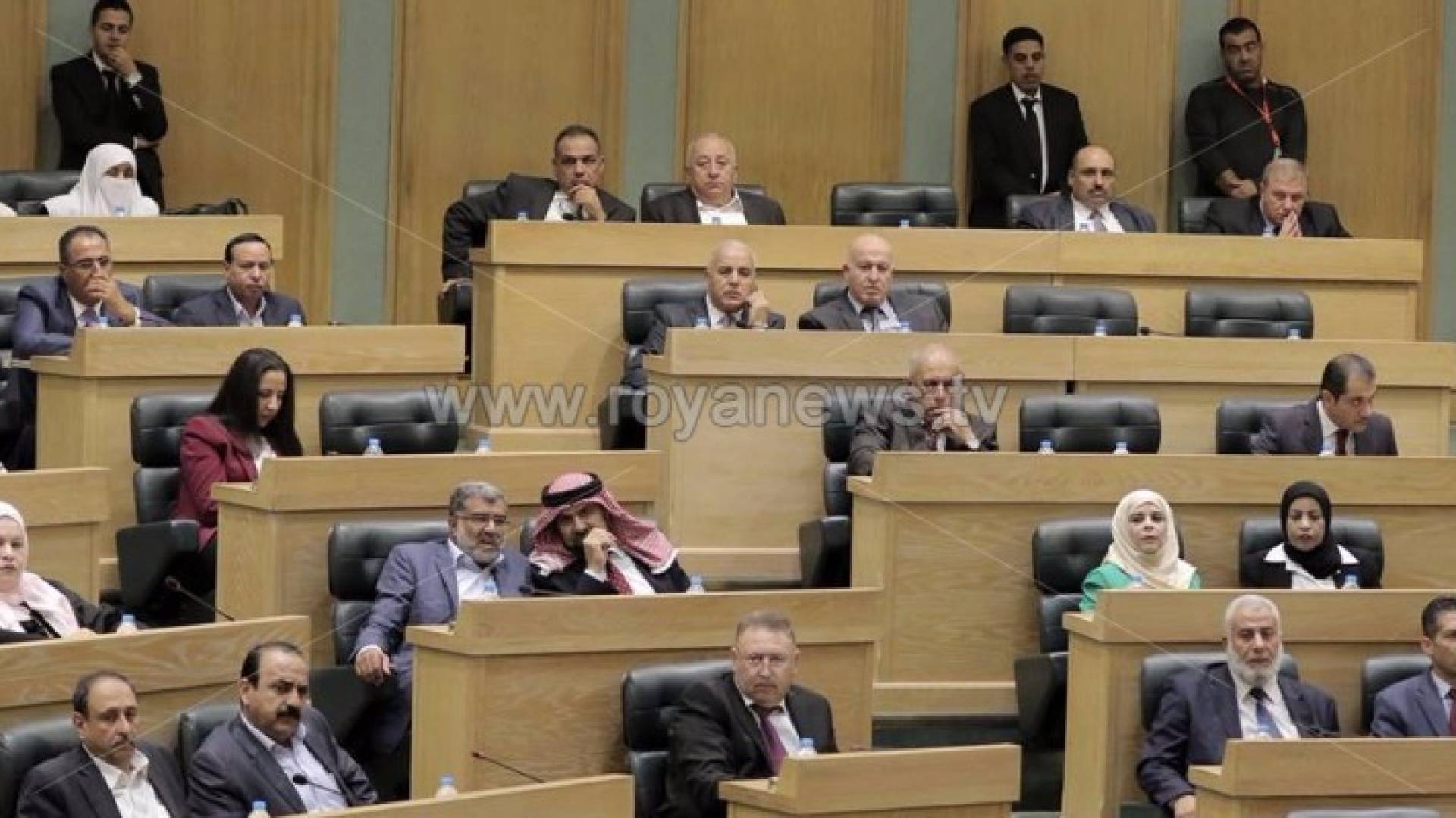 من الجلسة المسائية