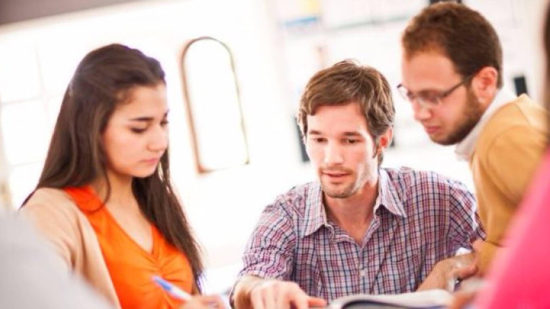 يوجد حاليا 2330 طالب أردني يدرسون في الولايات المتحدة