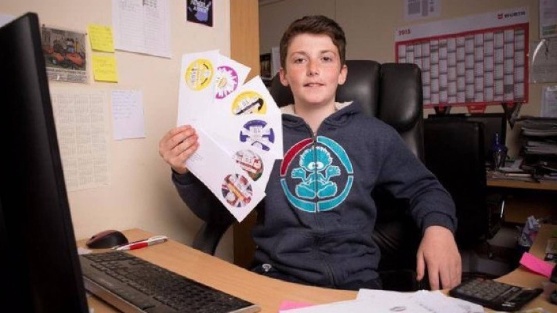 طفل بريطاني في الرابعة عشرة من عمره