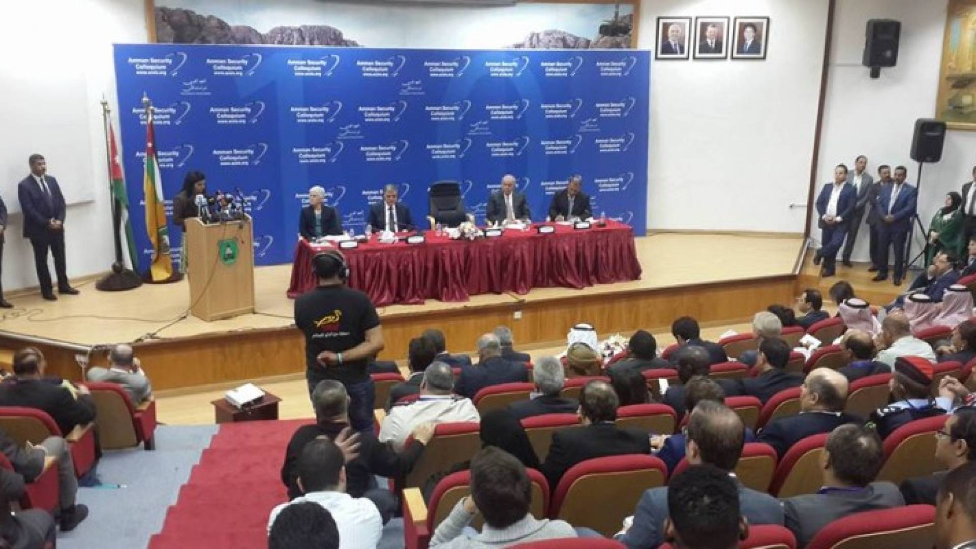 جانب من جلسات المنتدى 