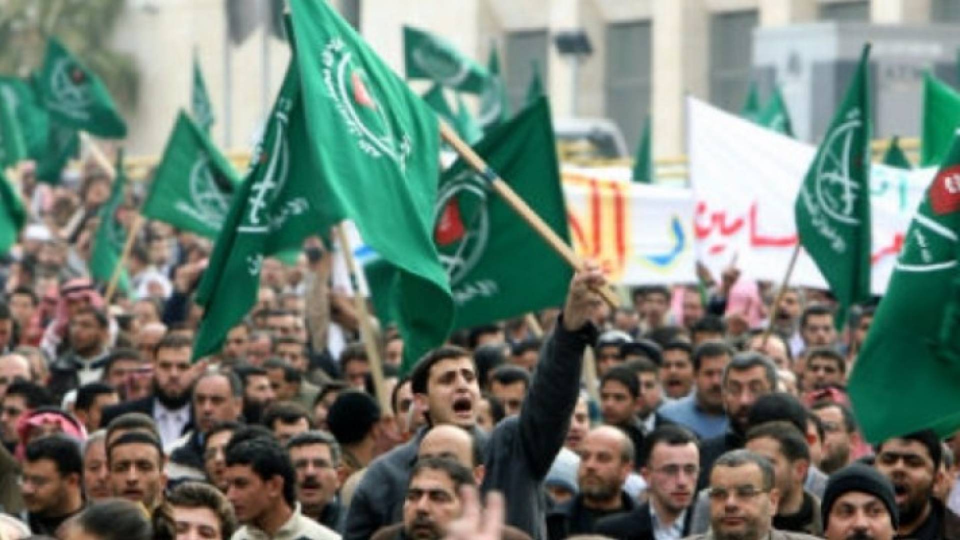 الإخوان يقولون إن الإحتلال لا يحتمل حتى سماع صوت المآذن