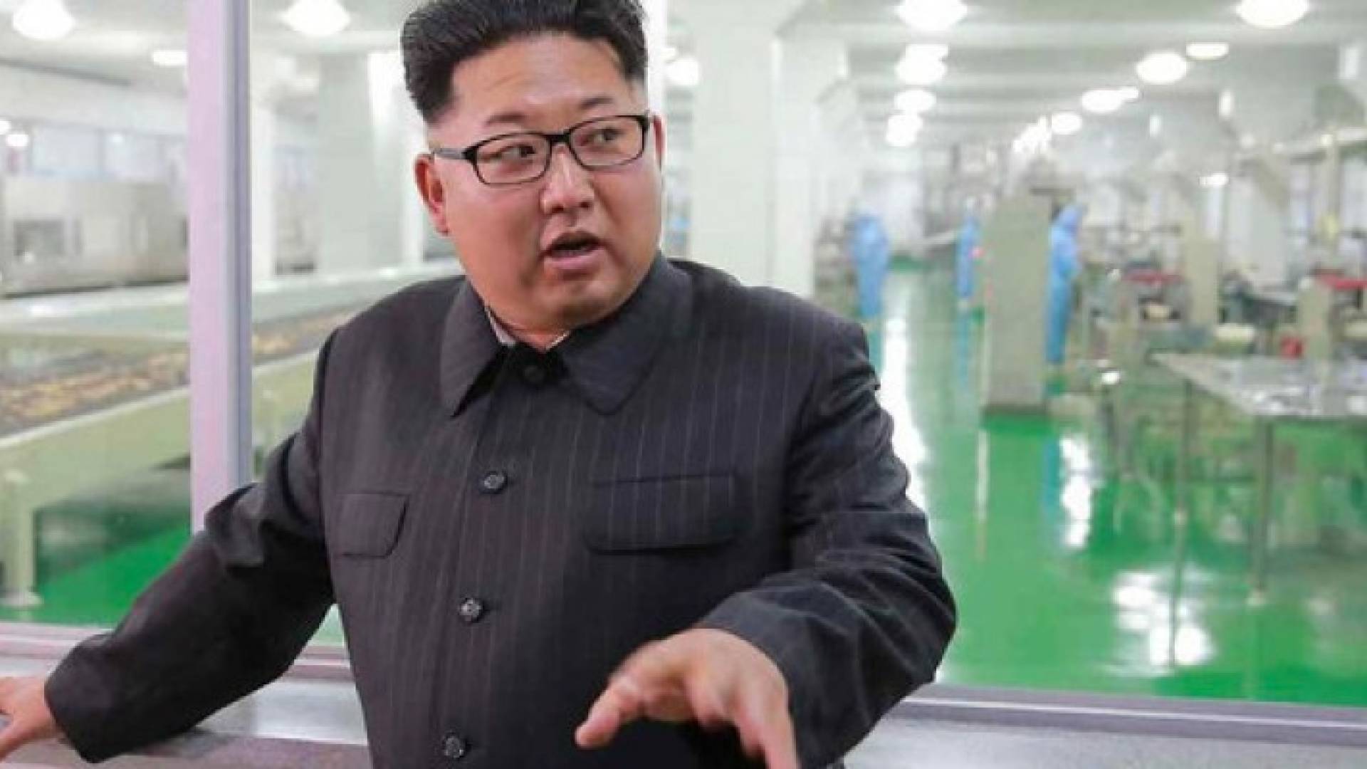 زعيم كوريا الشمالية كيم جونغ