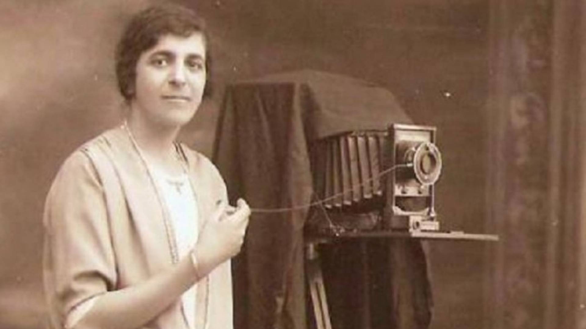  كريمة عبود المصورة الفلسطينية